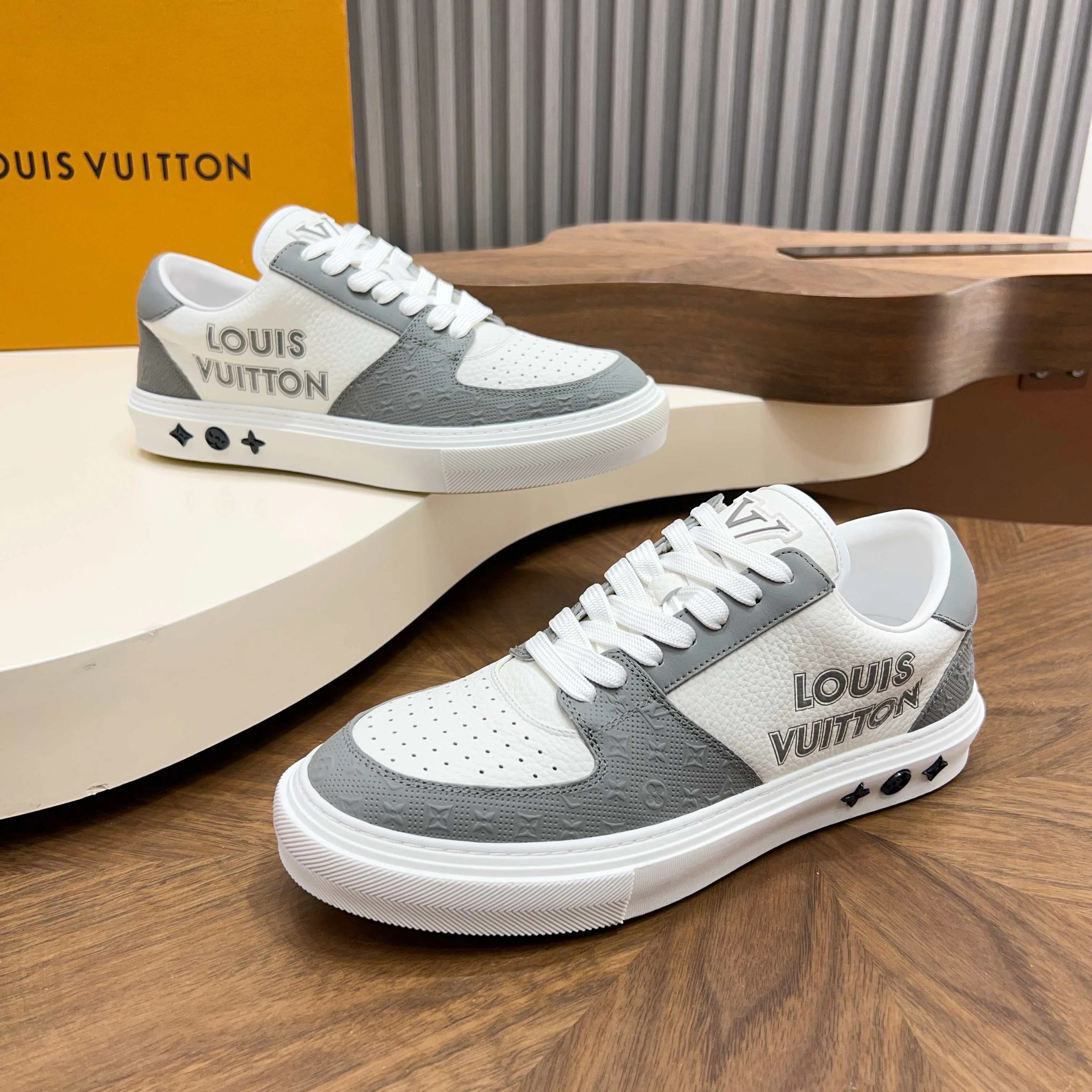 Кроссовки Мужские Louis Vuitton 17921407