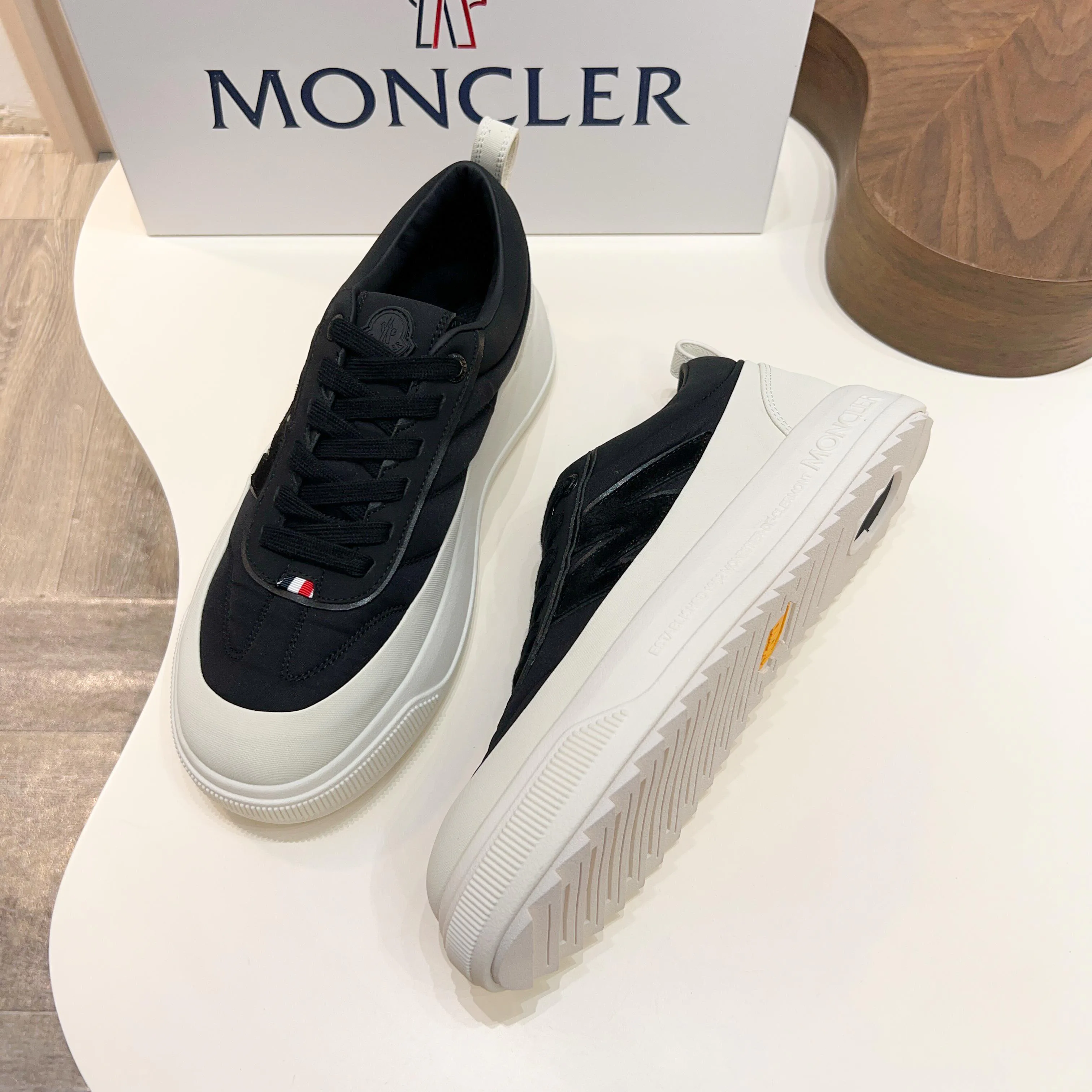 Кроссовки Мужские Moncler 122337