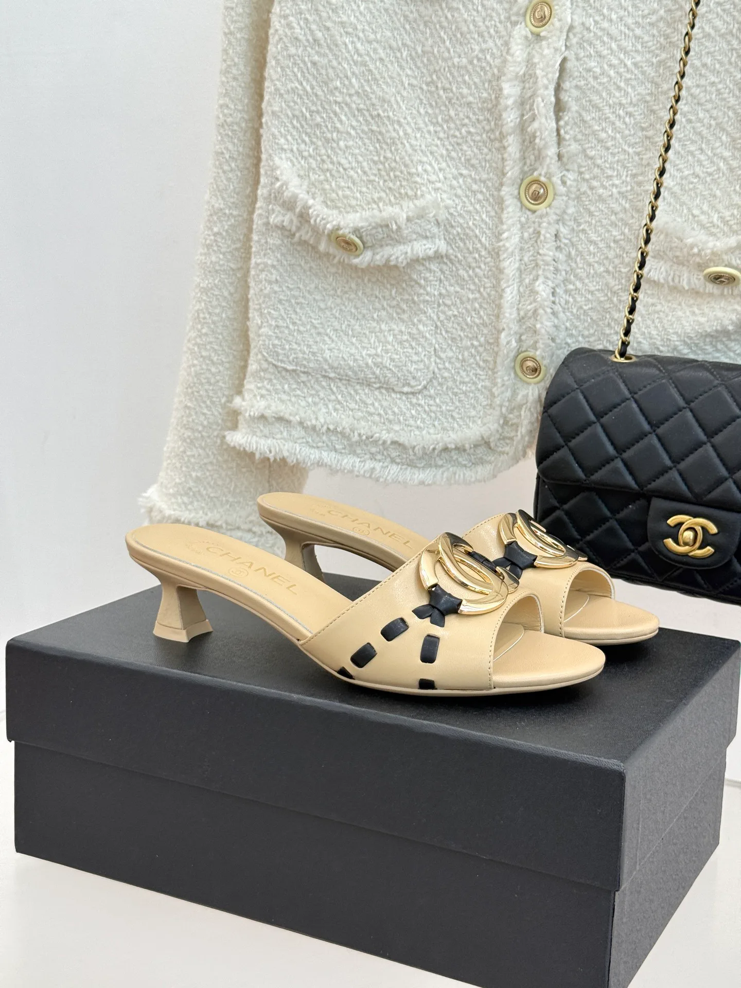 Босоножки Женские Chanel 17025704