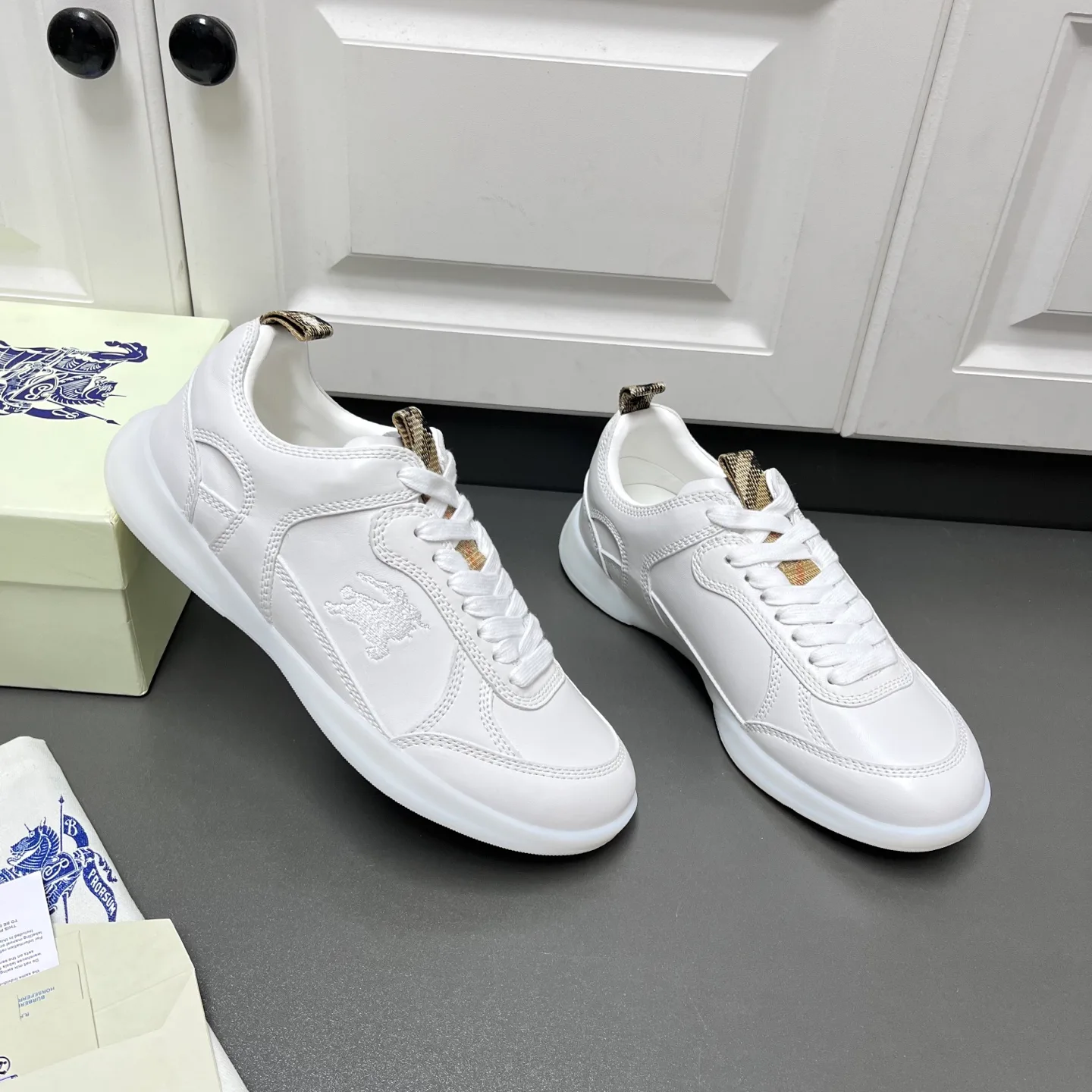 Кроссовки Мужские Burberry 9998342