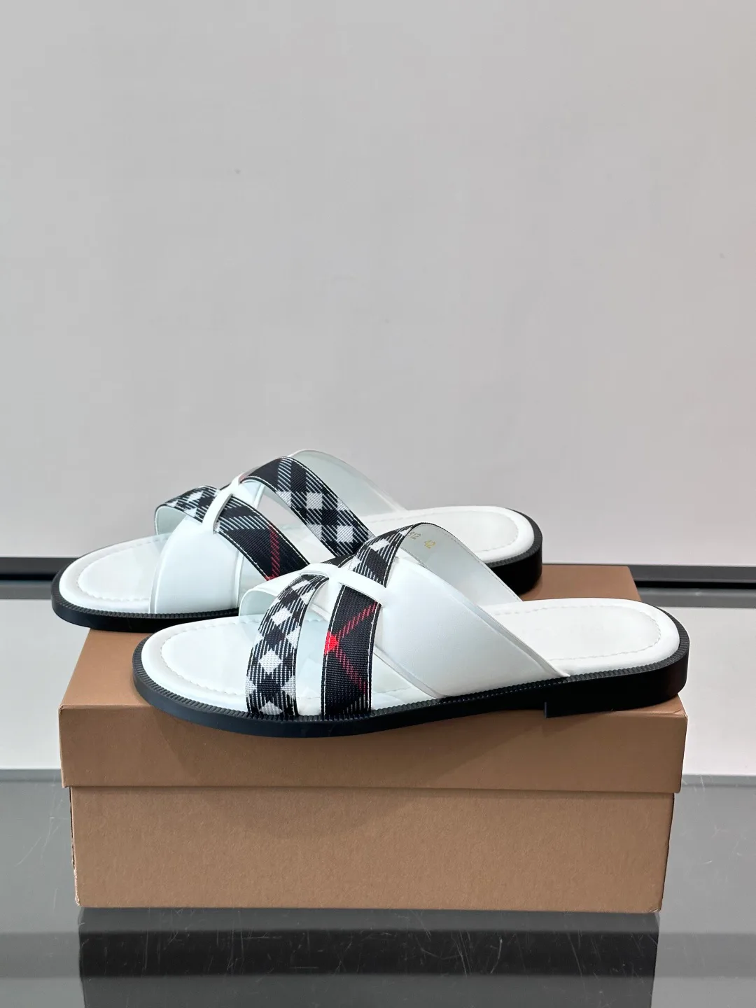 Сандалии Мужские Burberry 13546915