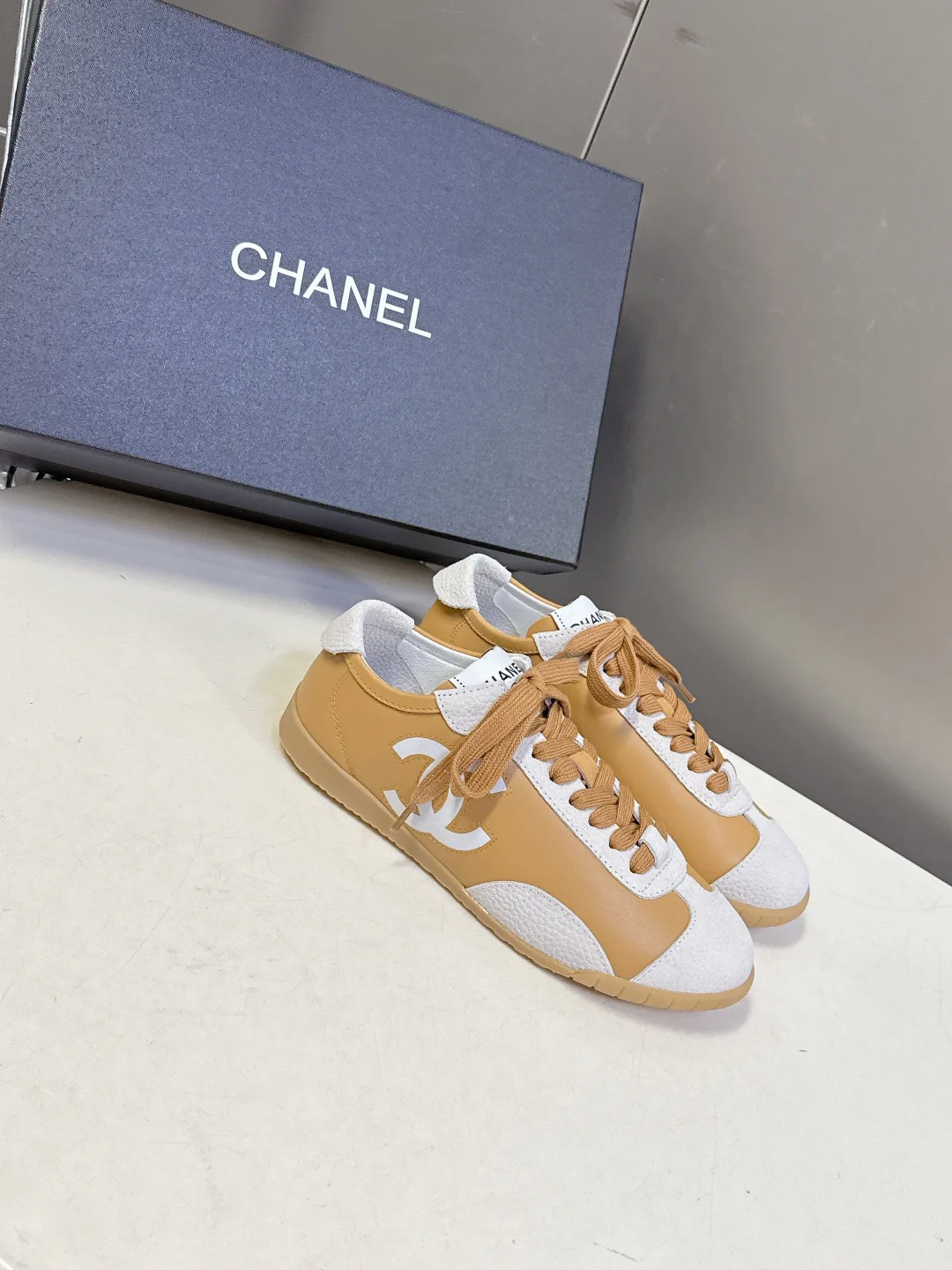 Кроссовки Женские Chanel 18703403