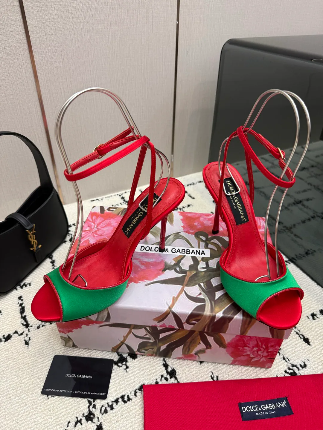 Босоножки Женские Dolce & Gabbana 18335960