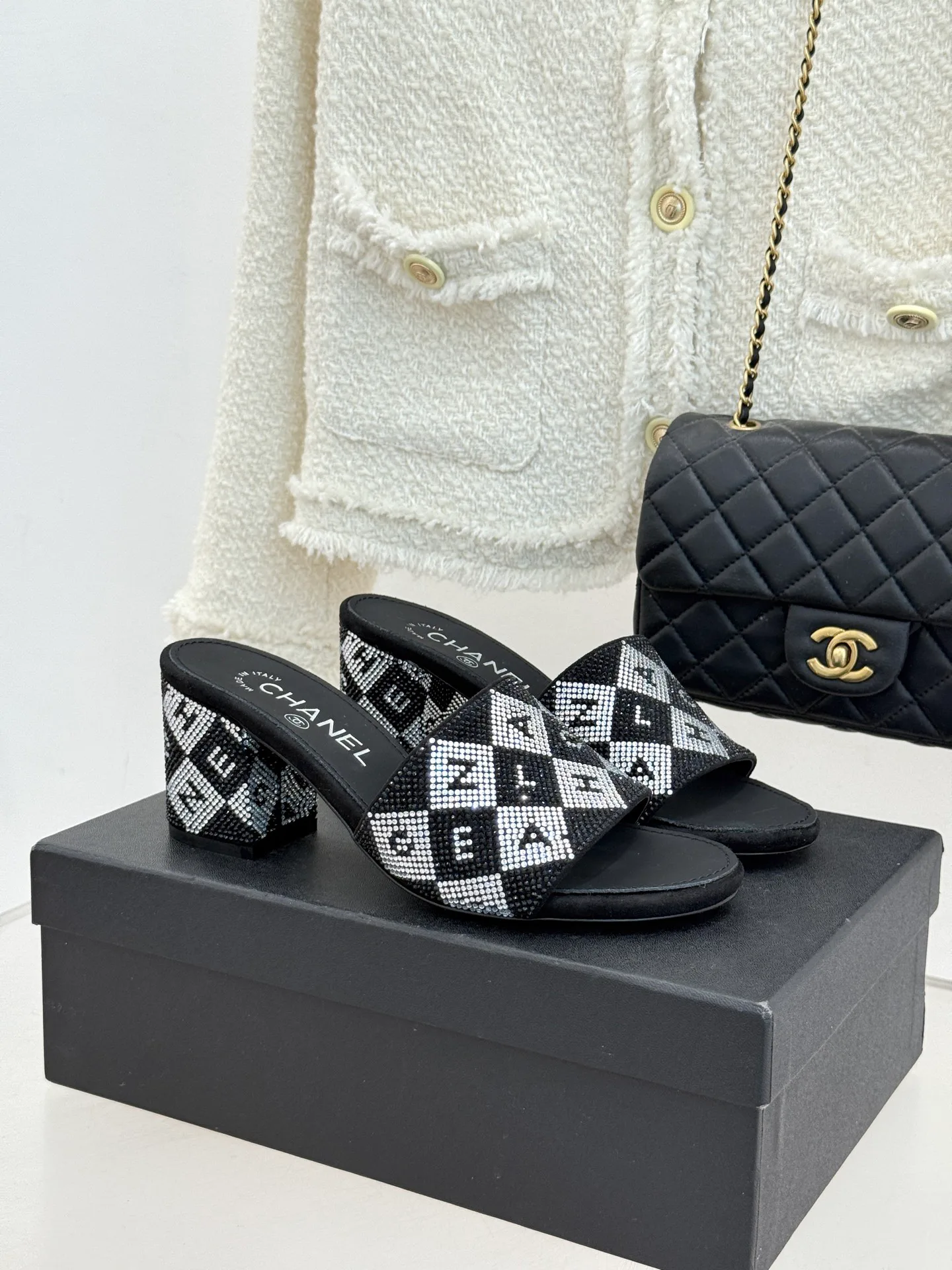 Шлепанцы Женские Chanel 9499390