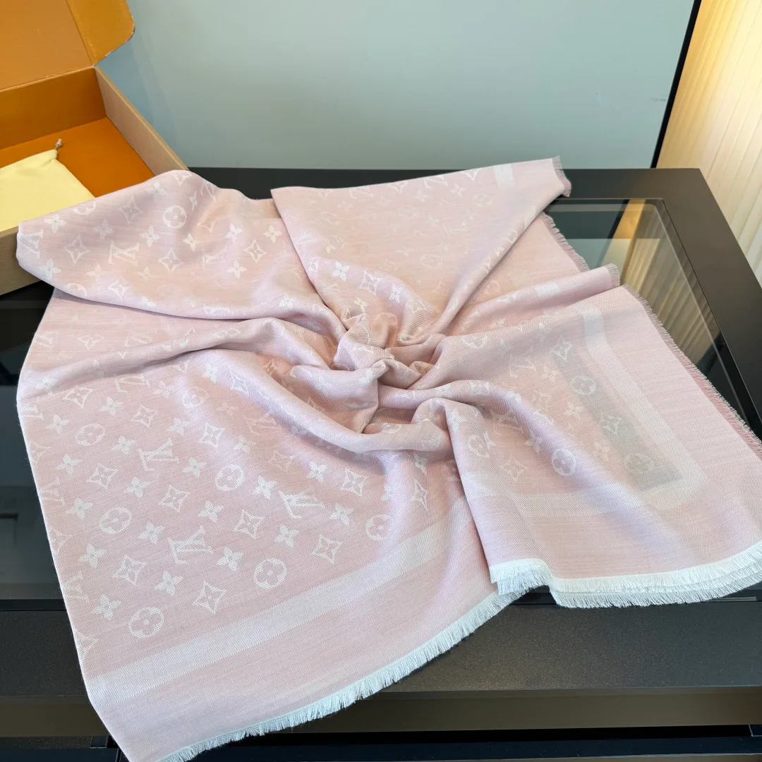 Шарфы Louis Vuitton 17935859