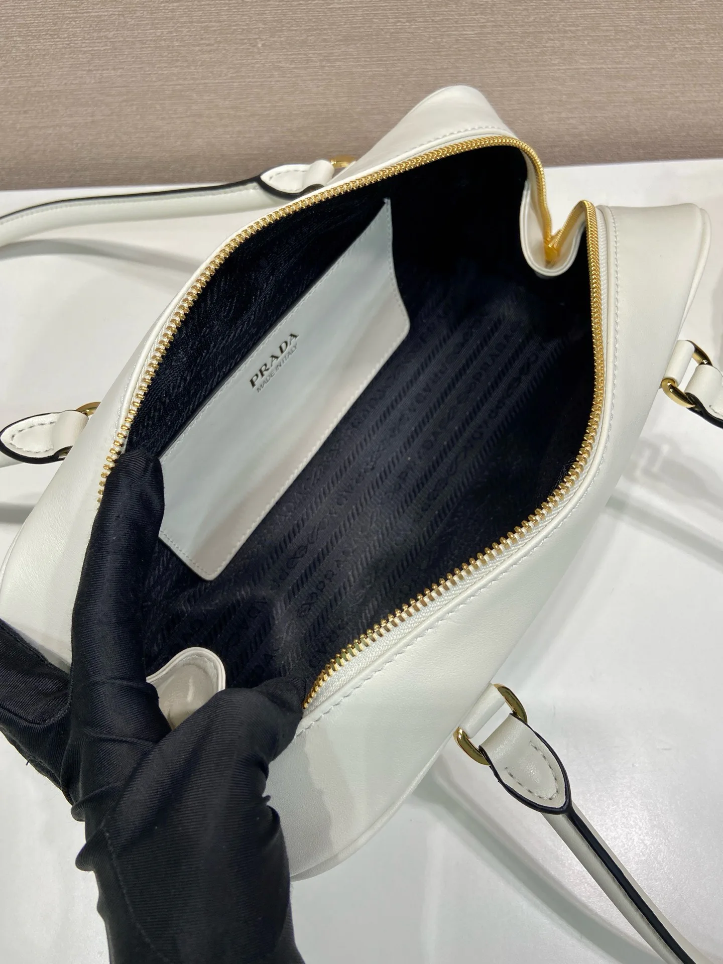 Классические Сумки Женские Prada 17278494