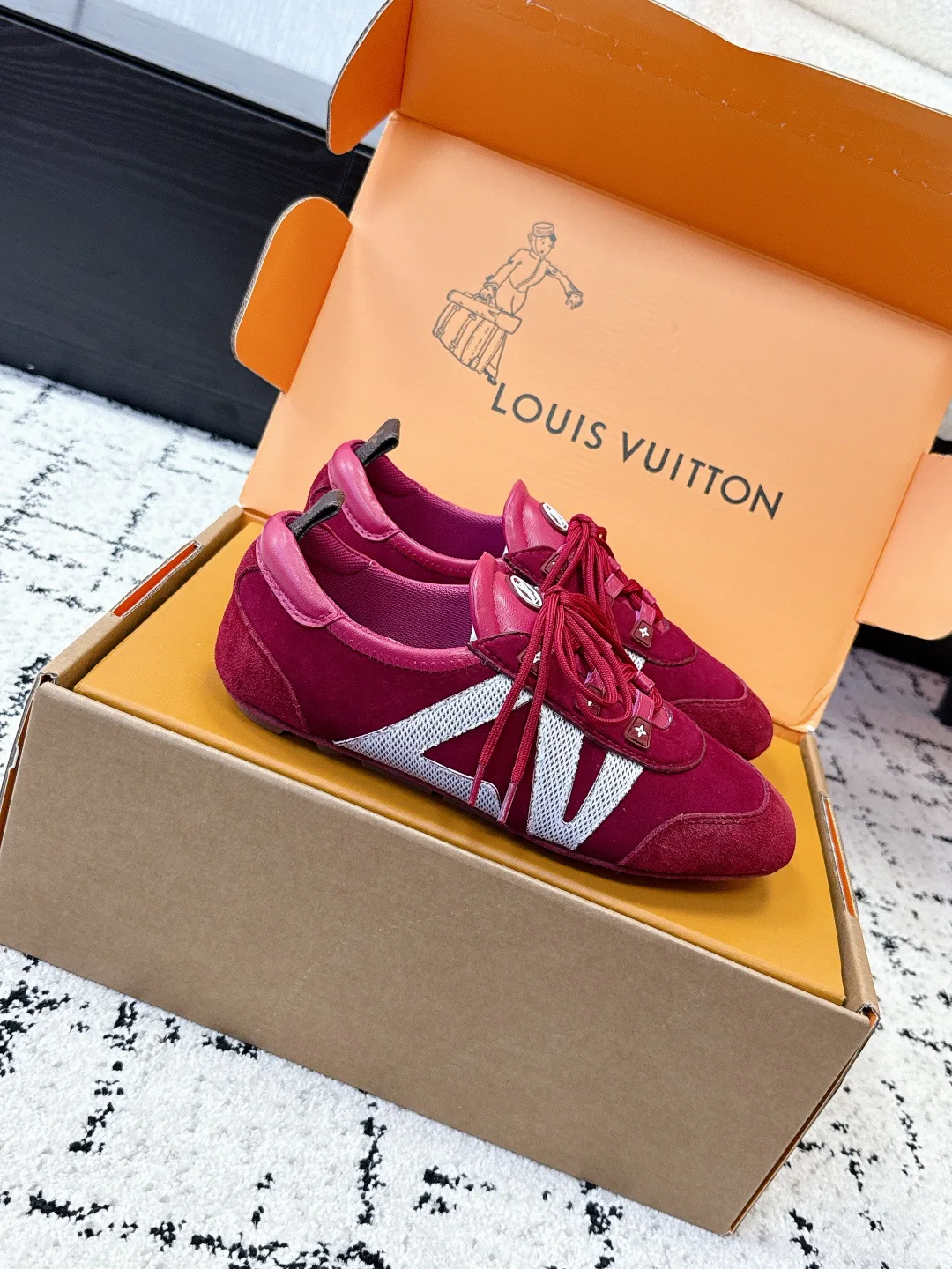 Кроссовки Женские Louis Vuitton 2471112