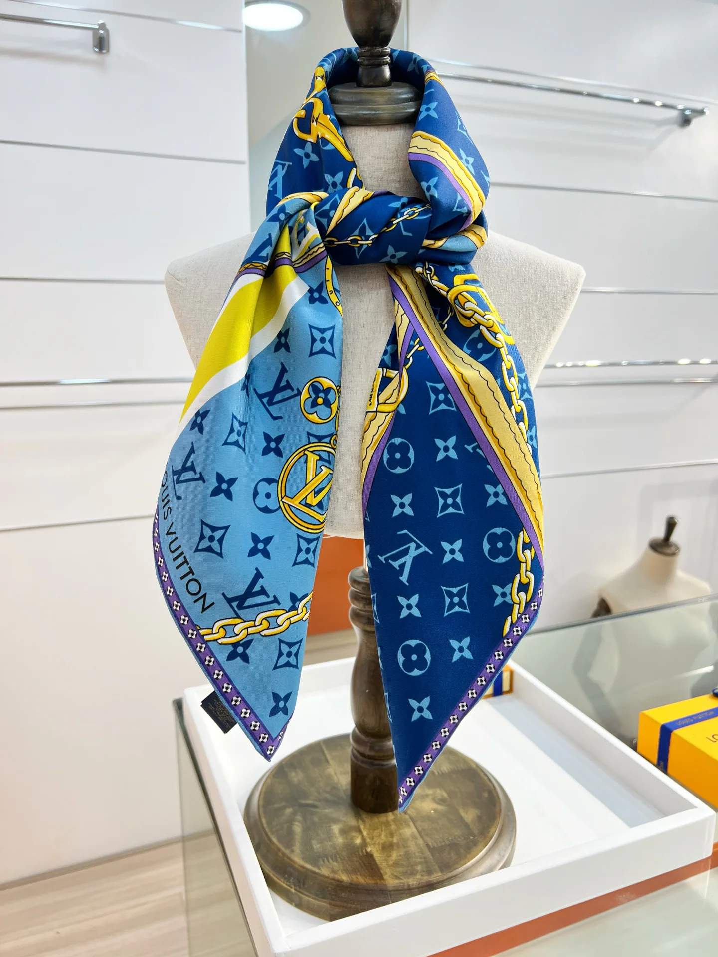 Платки Louis Vuitton 9997098