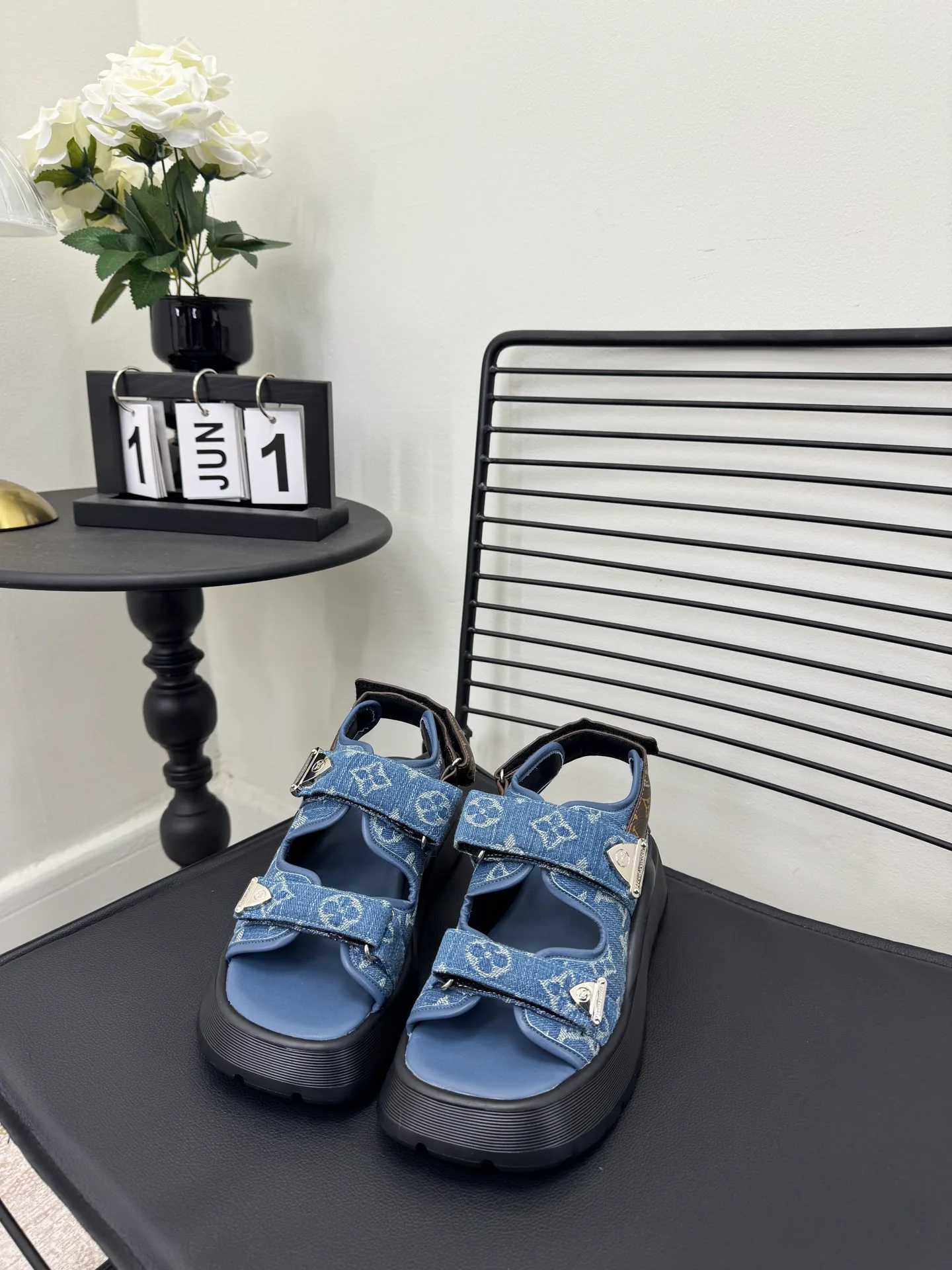 Сандалии Женские Louis Vuitton 11055250