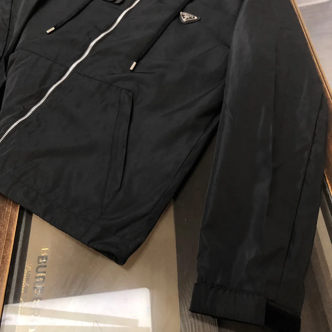 Куртки И Пуховики Женские Prada 18809758