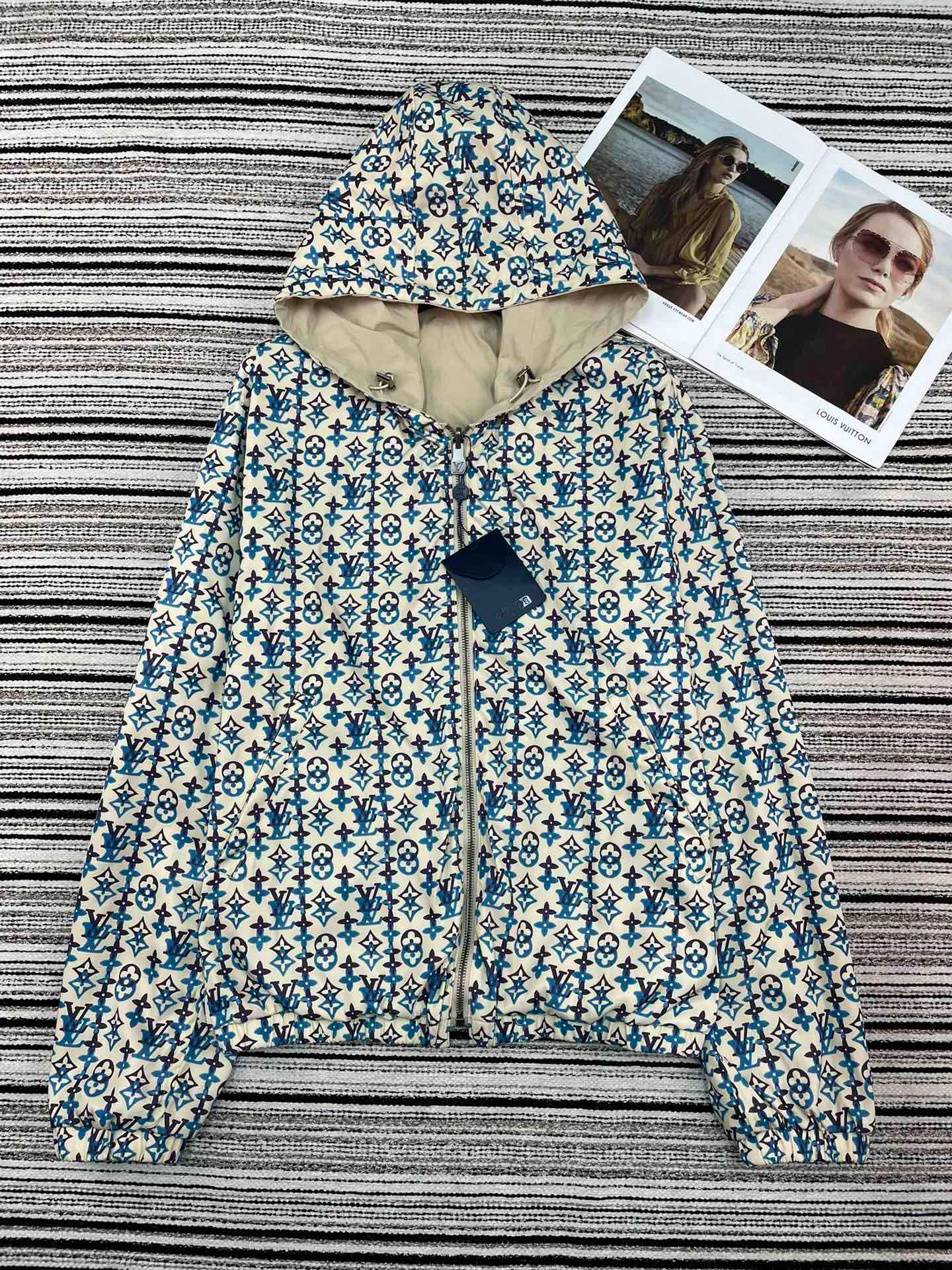 Куртки И Пуховики Женские Louis Vuitton 5895970