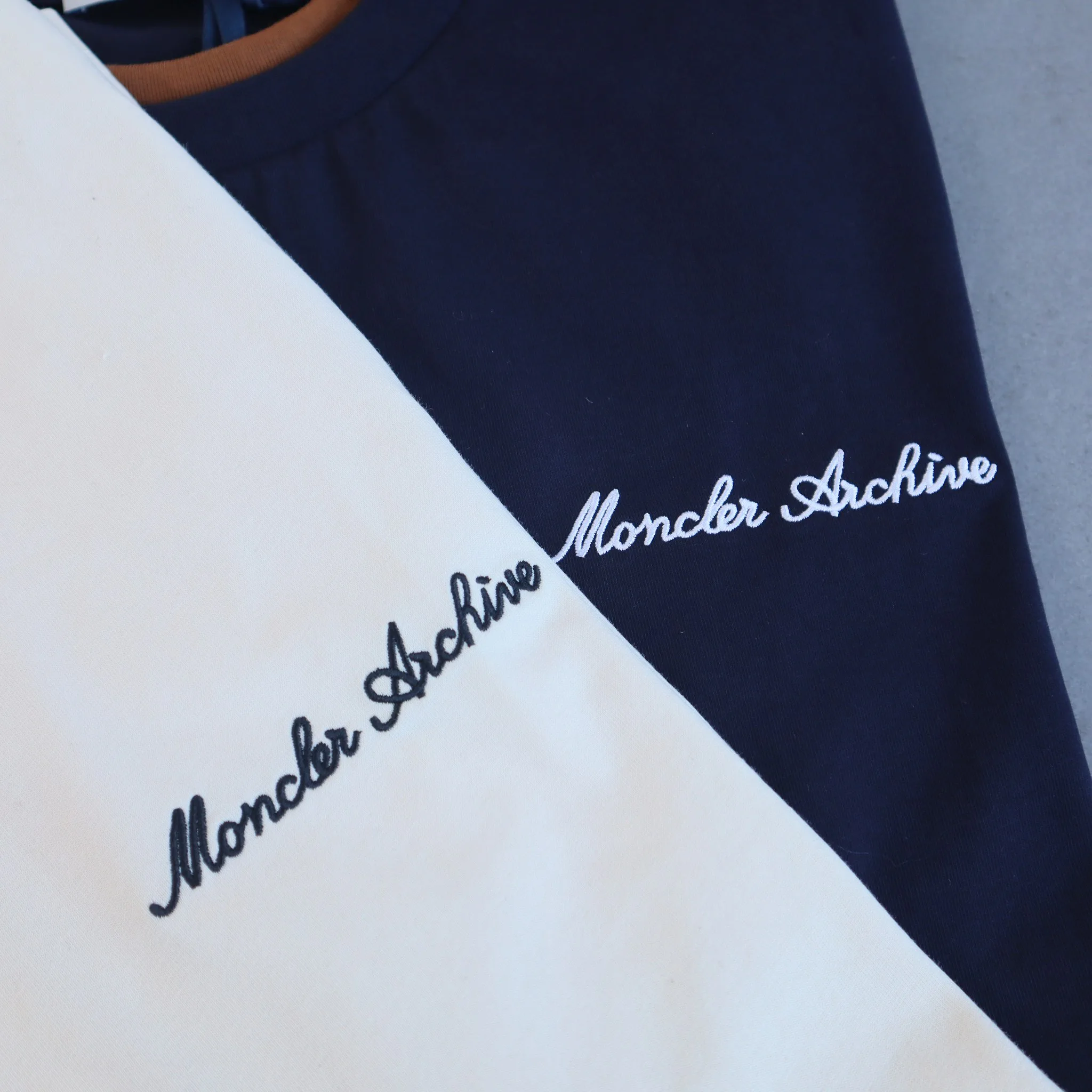 Футболки Женские Moncler 11682869