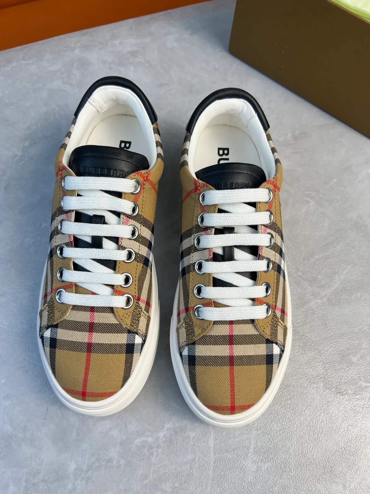 Кроссовки Женские Burberry 5911808