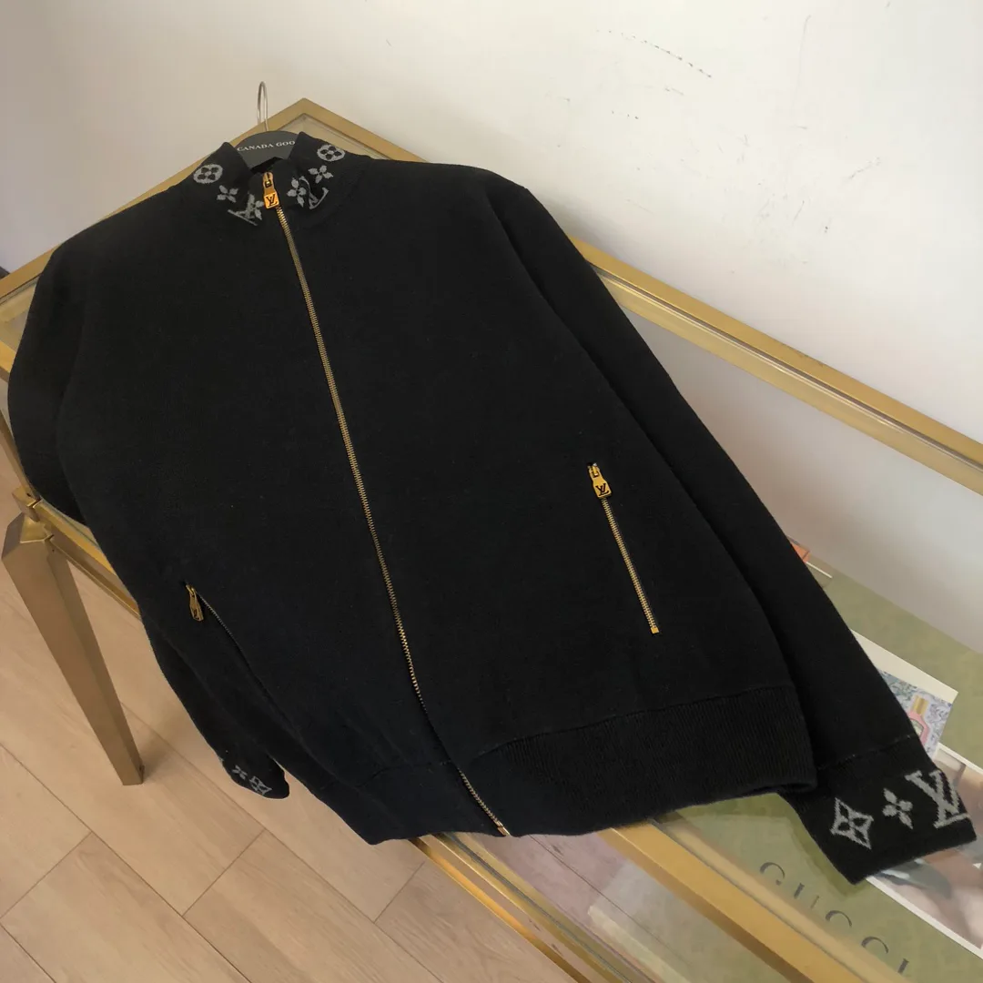 Куртки И Пуховики Женские Louis Vuitton 1482162