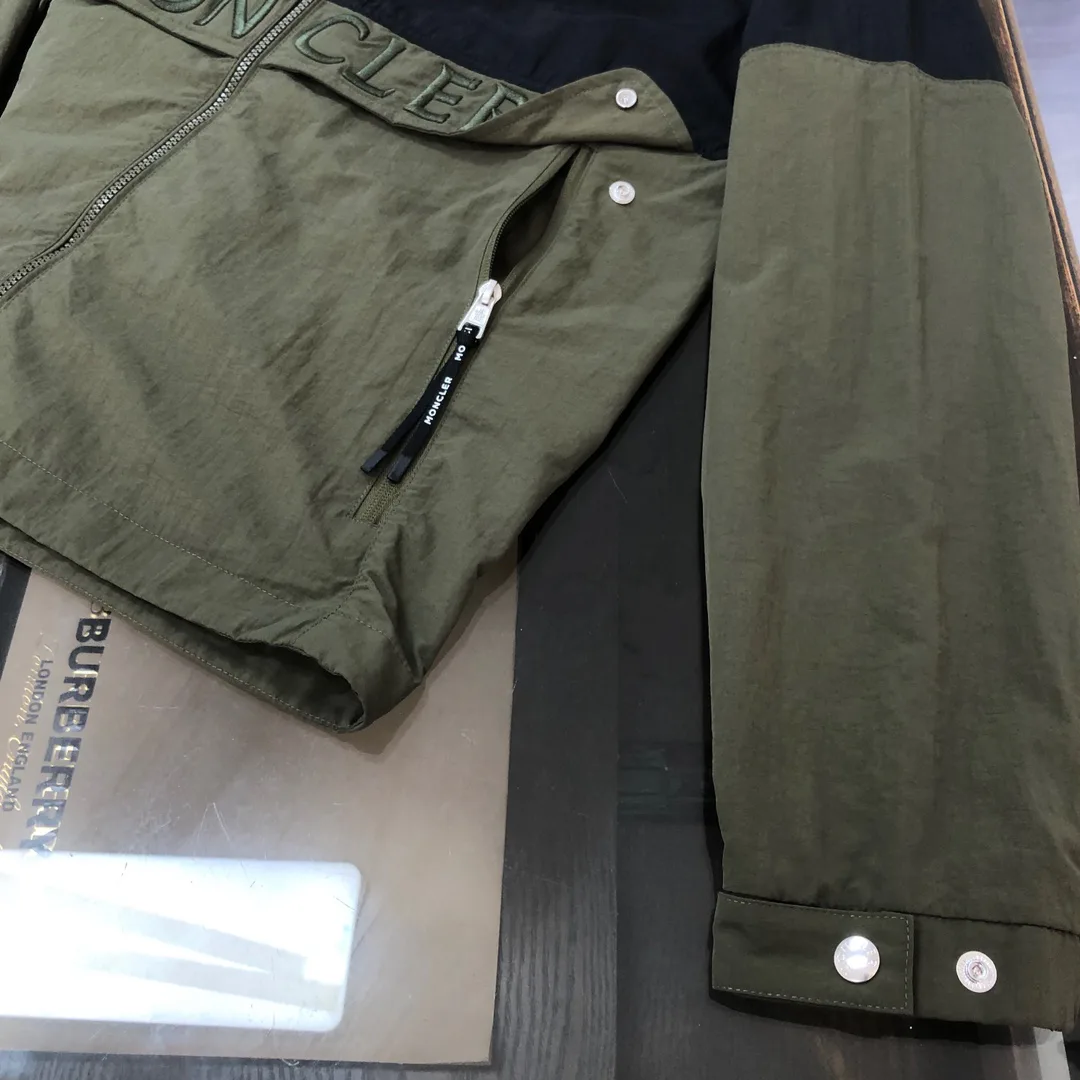 Куртки И Пуховики Женские Moncler 11615970