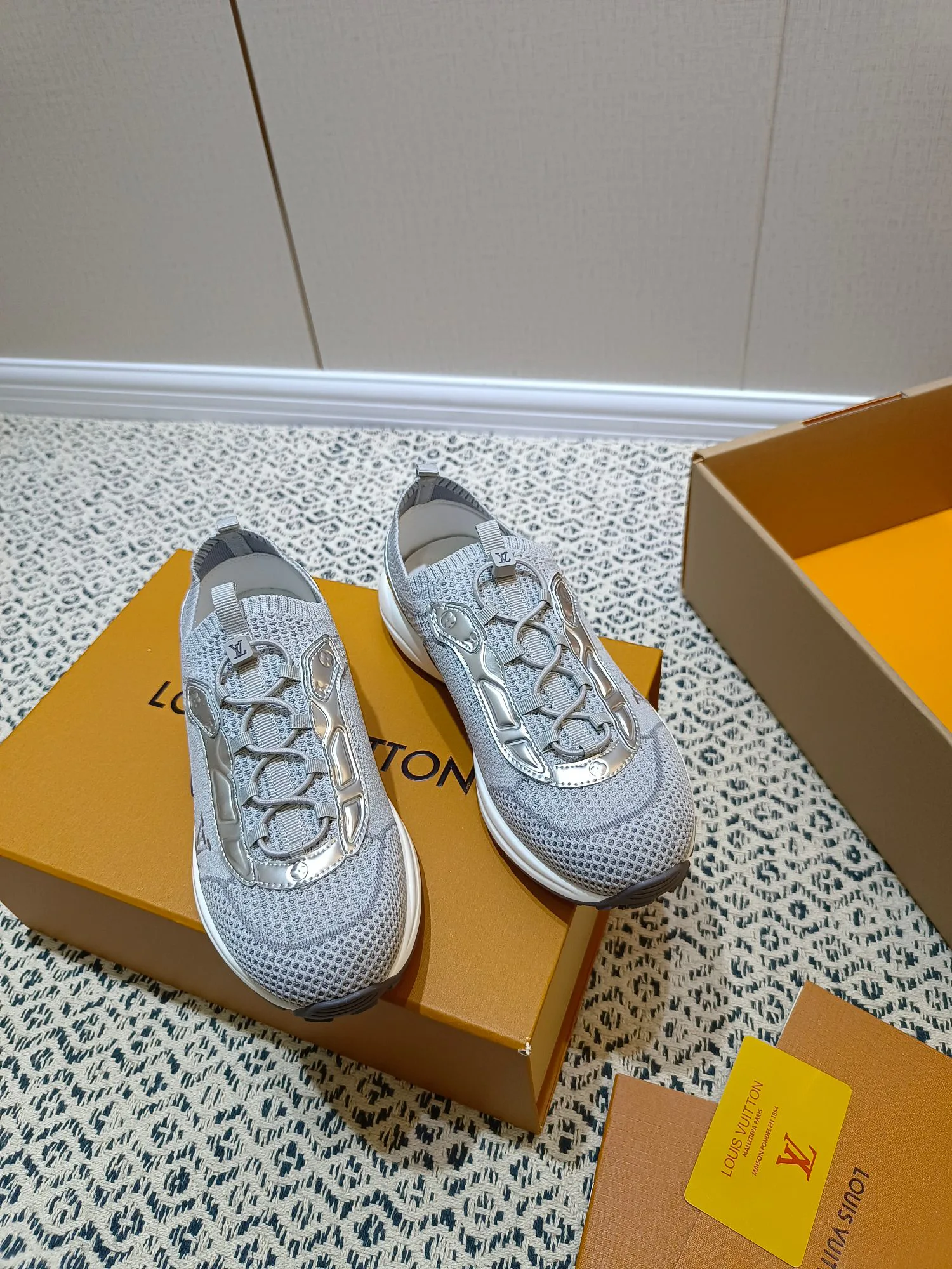 Кроссовки Женские Louis Vuitton 60774