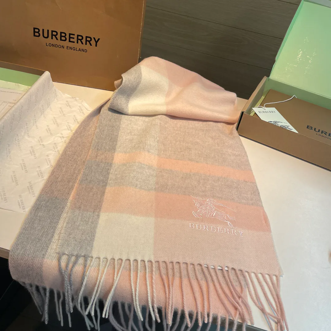 Шарфы Burberry 498285