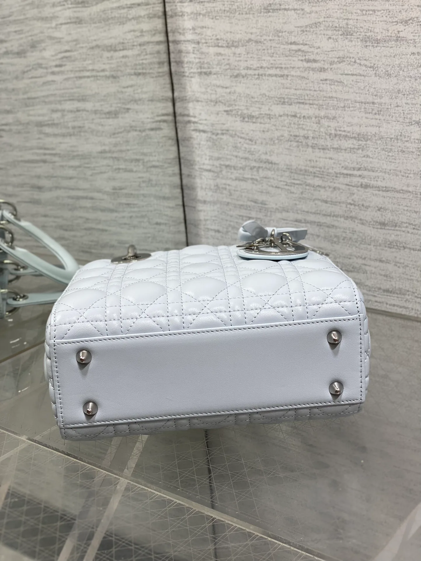 Классические Сумки Женские Christian Dior 13227178