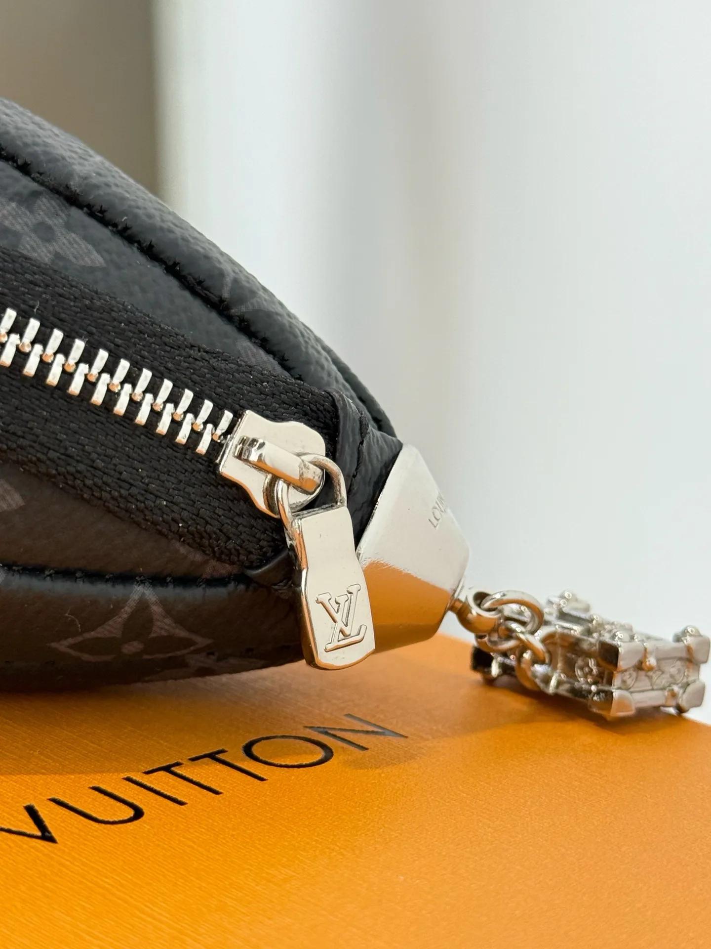Ключницы Louis Vuitton 17897127