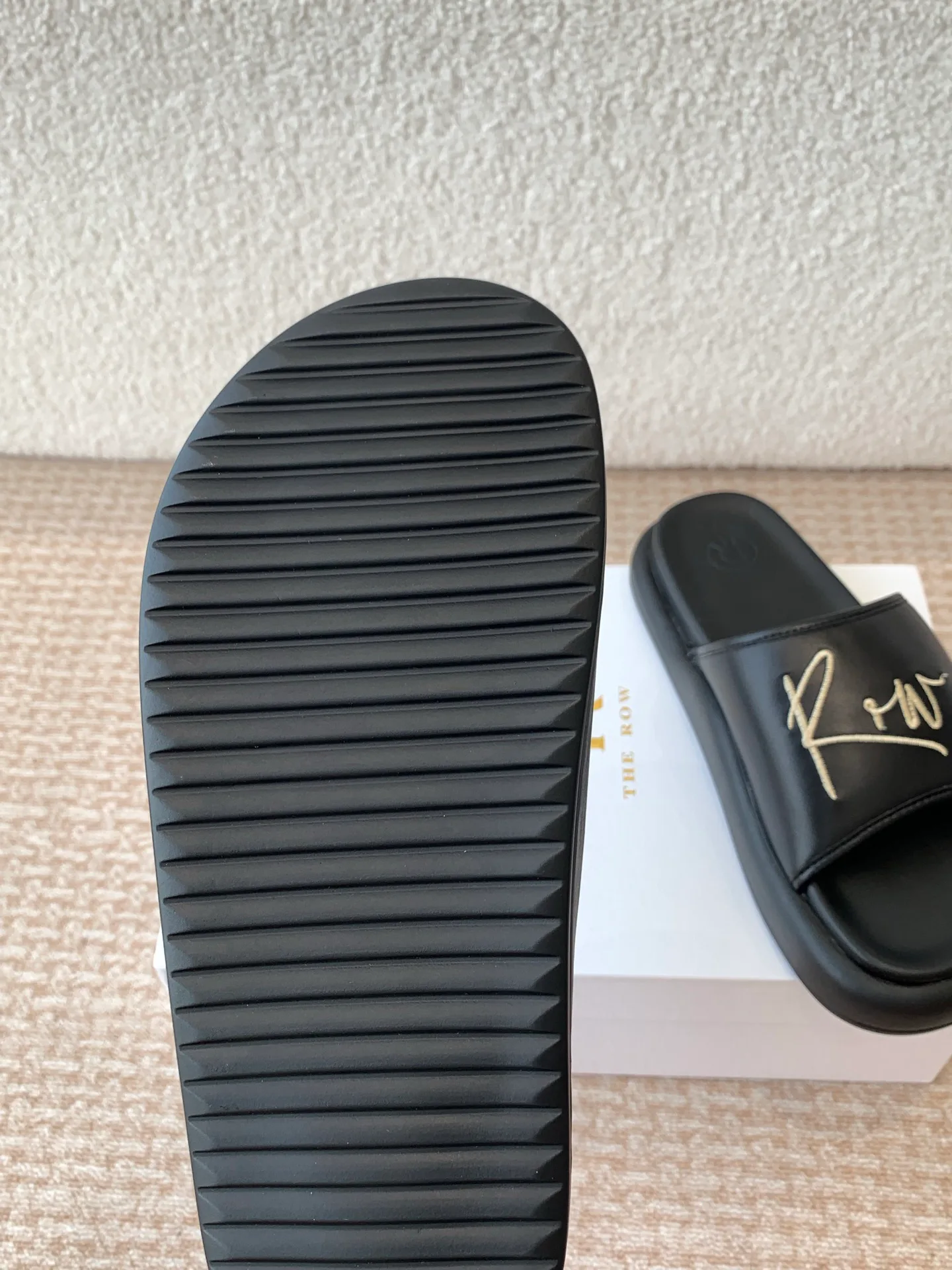 Шлепанцы Женские The Row 20977