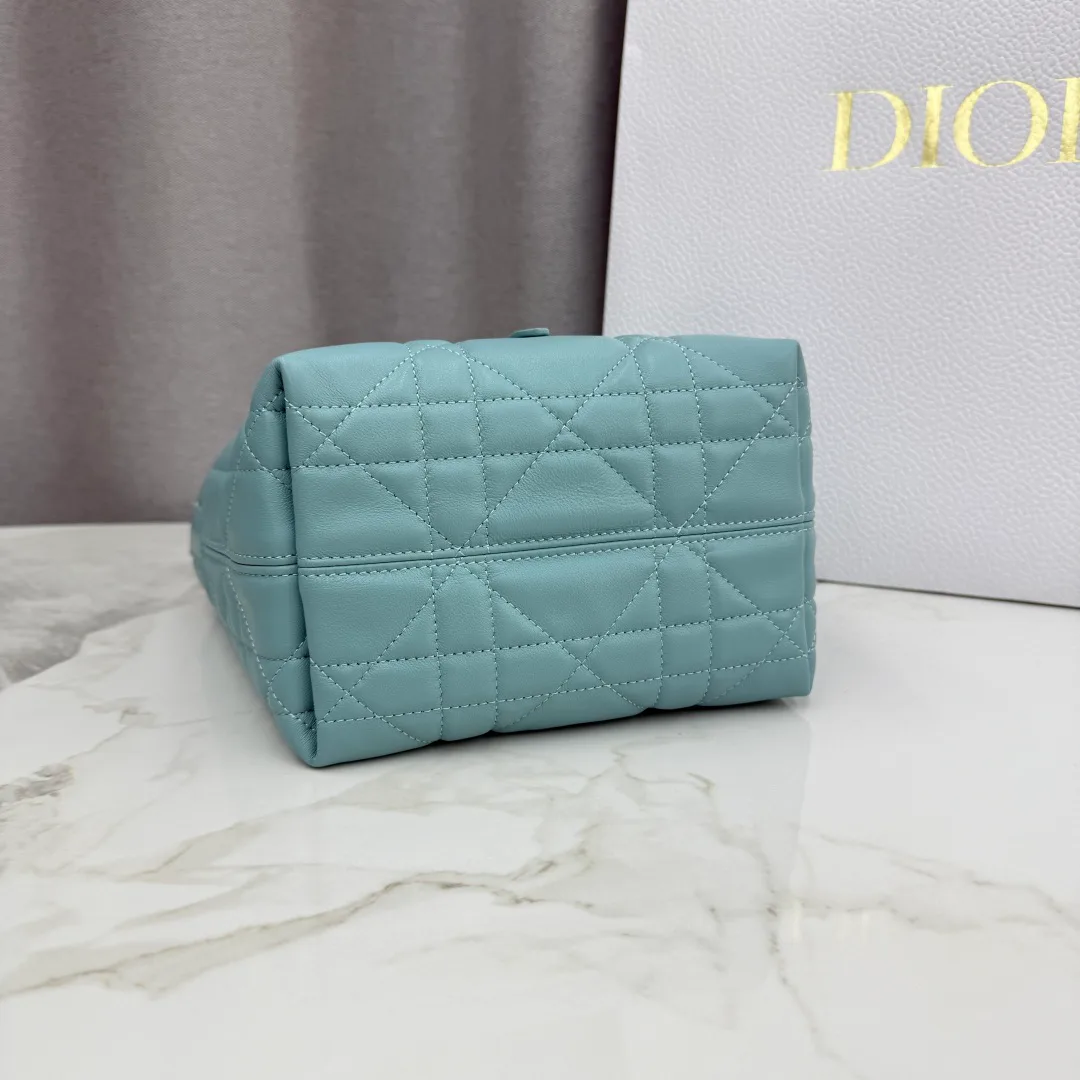 Классические Сумки Женские Christian Dior 12622370