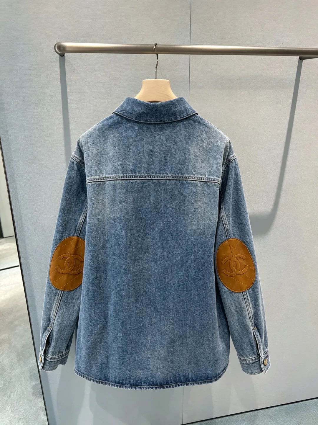 Рубашки Женские Chanel 19647644