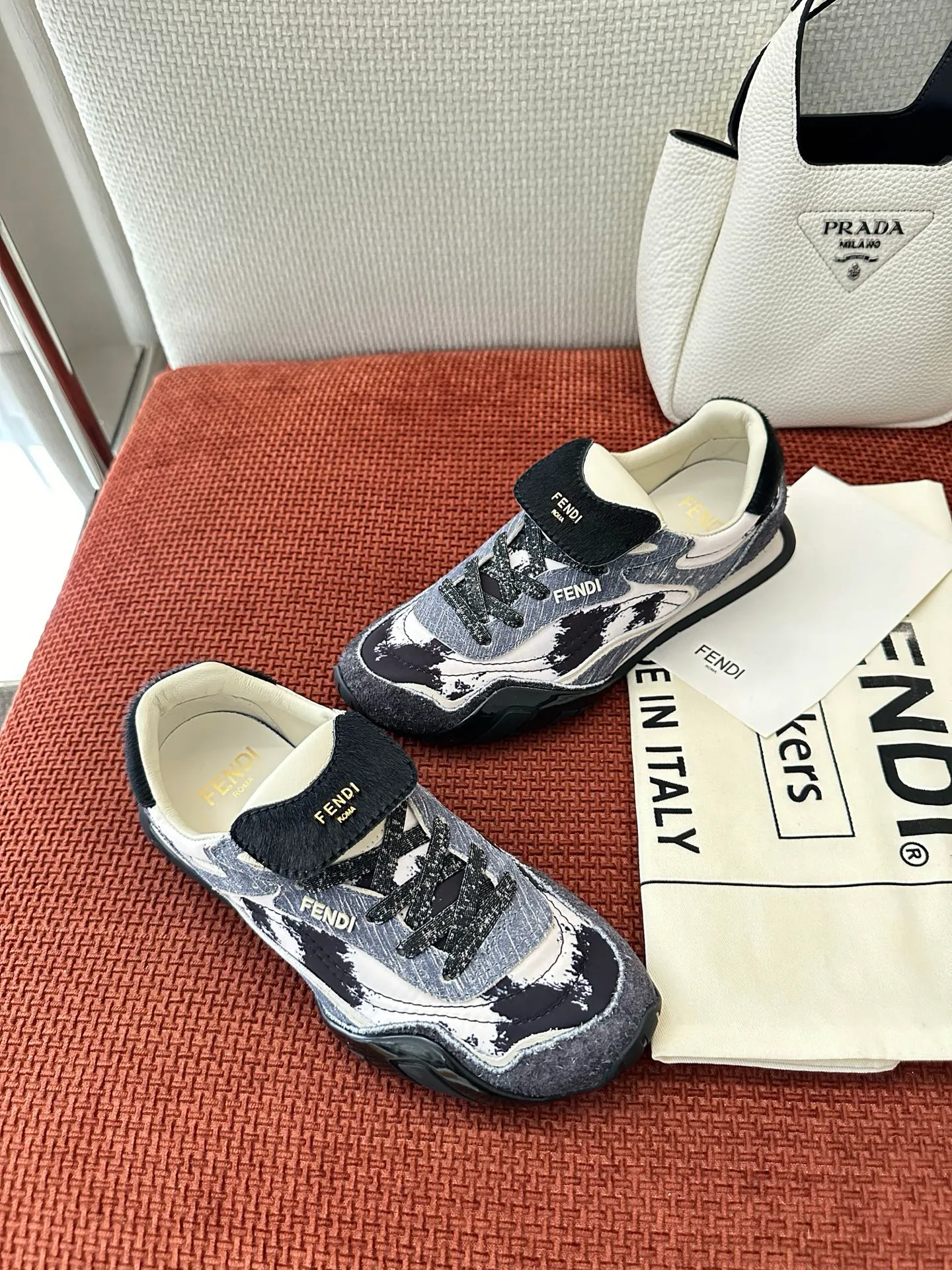 Кроссовки Женские Fendi 261295