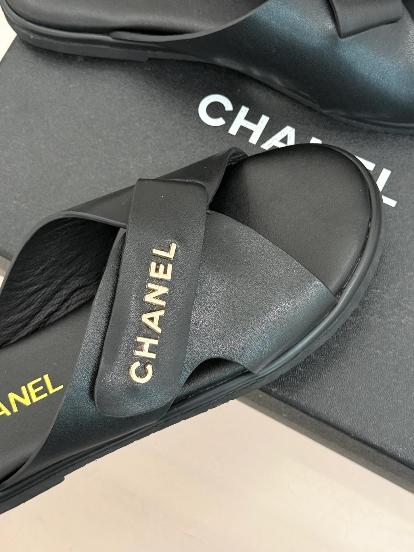 Шлепанцы Женские Chanel 12330965