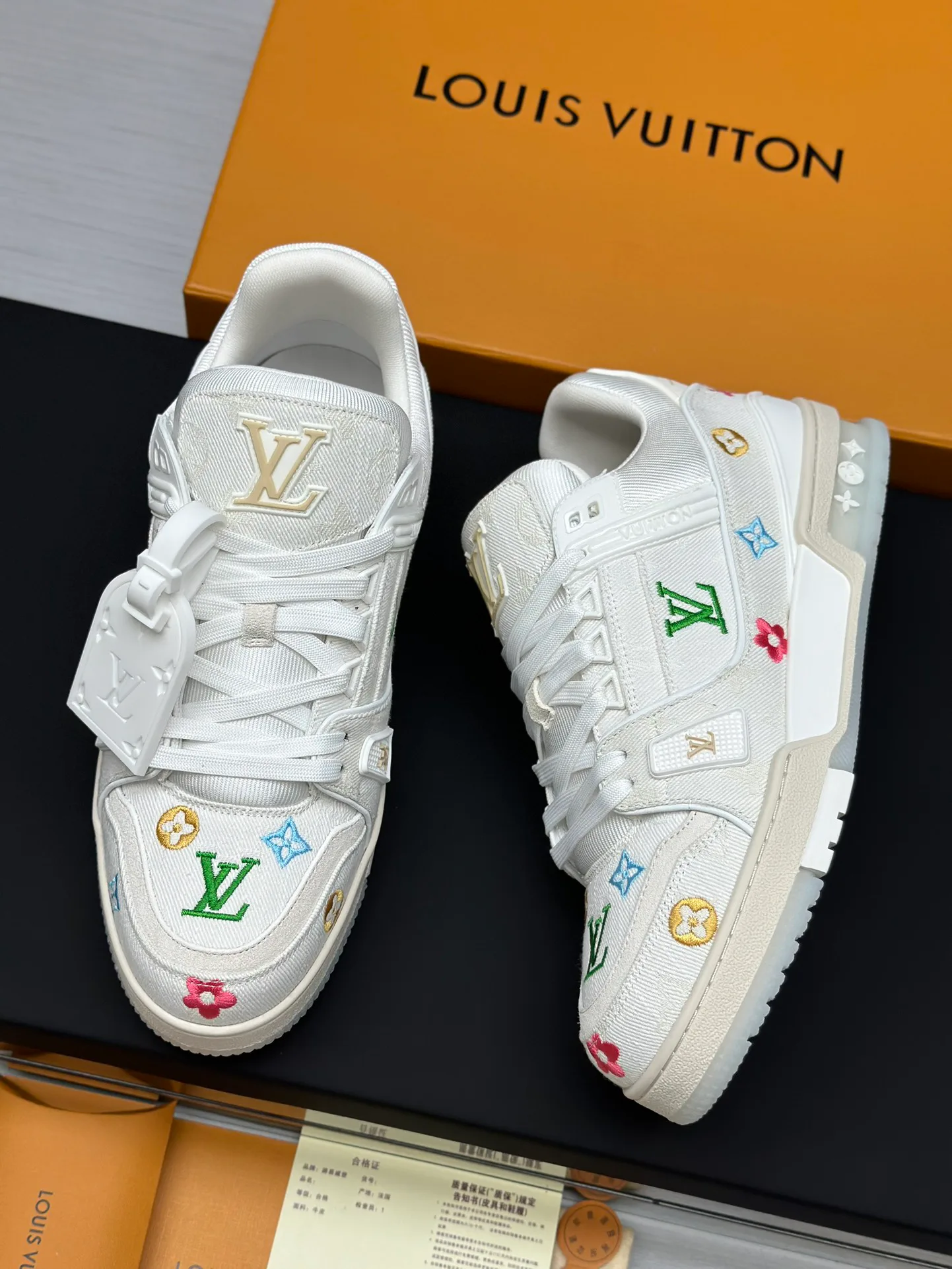 Кроссовки Женские Louis Vuitton 18743927