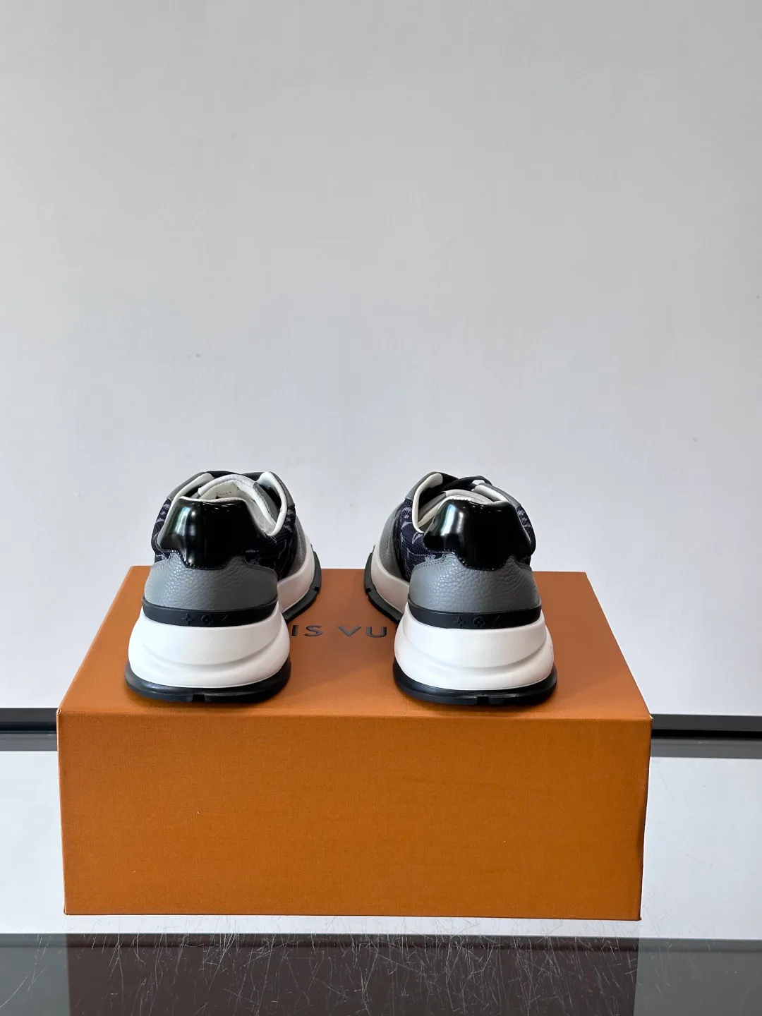 Кроссовки Мужские Louis Vuitton 398348