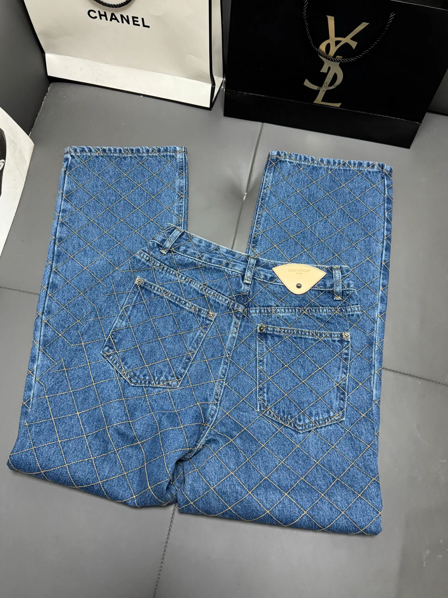 Джинсы Женские Louis Vuitton 19155703