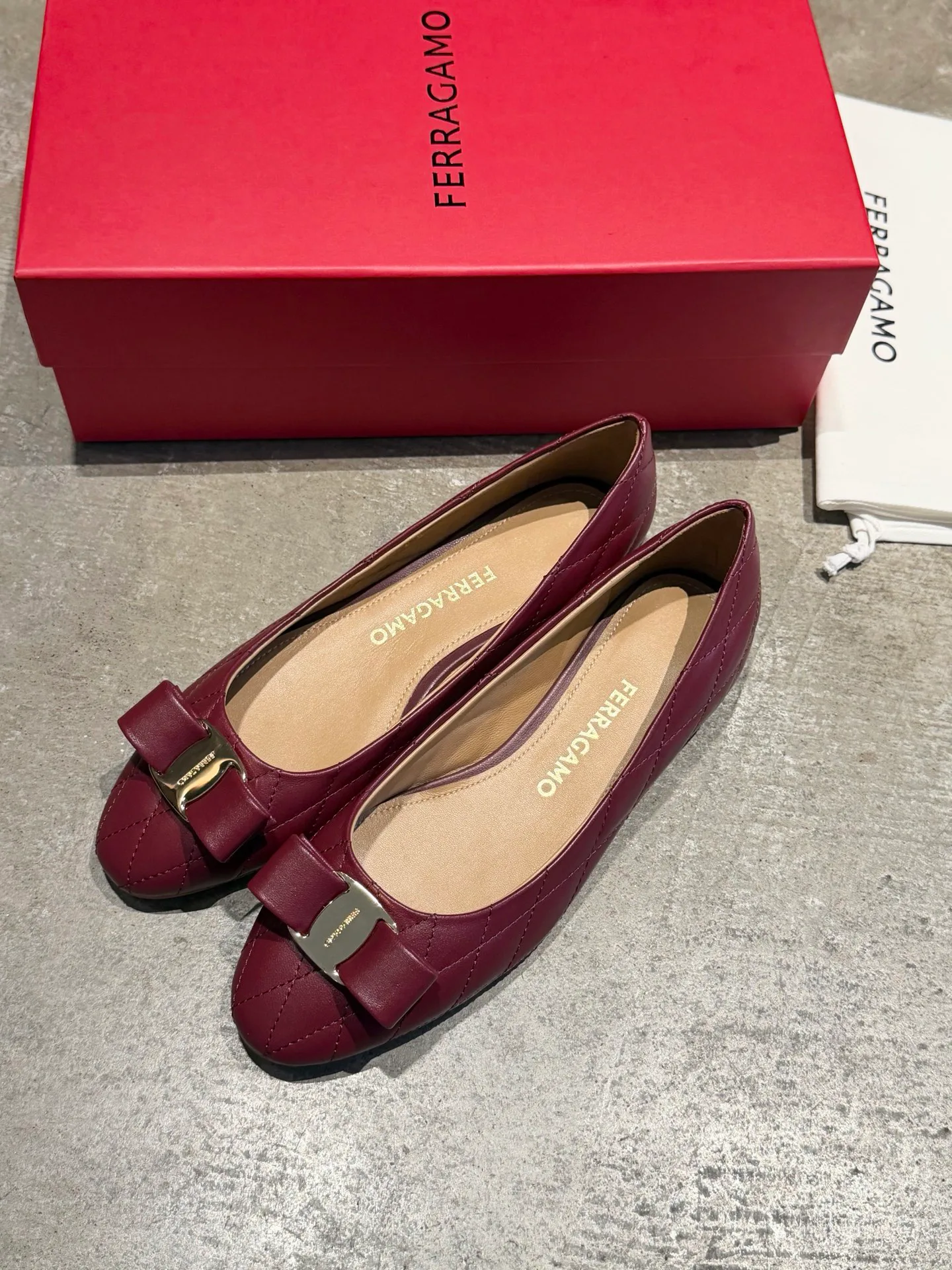 Туфли Женские Salvatore Ferragamo 18731778