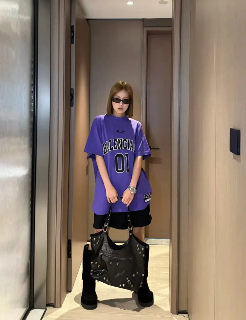 Футболки Женские Balenciaga 18190800