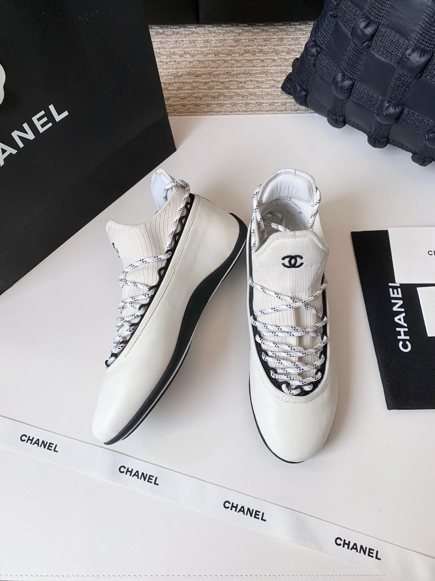 Кроссовки Женские Chanel 17989879