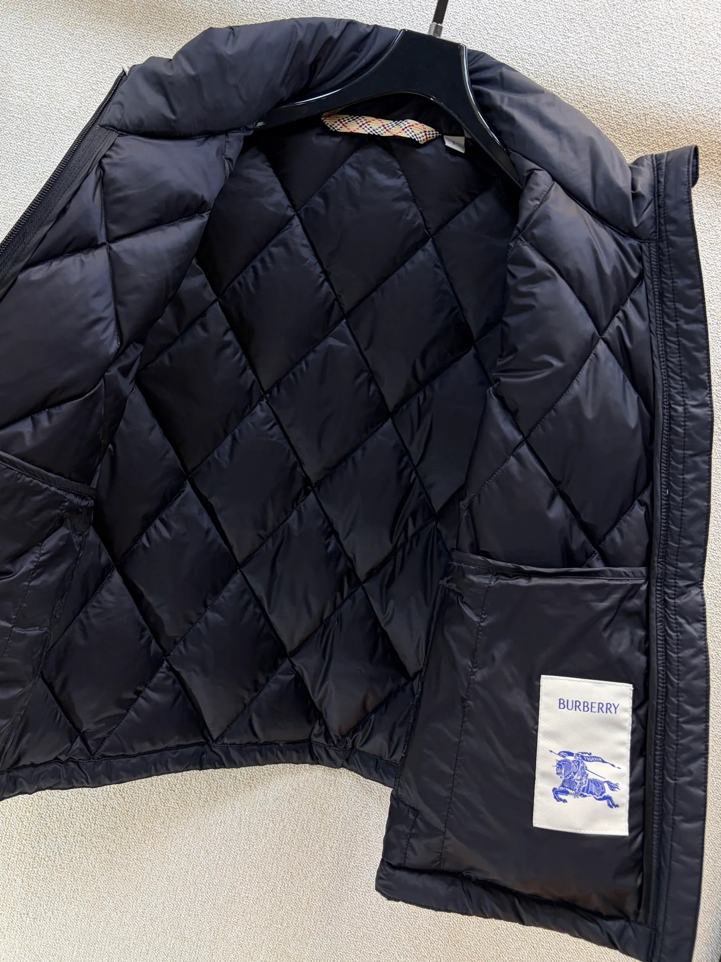 Жилеты Женские Burberry 18506584