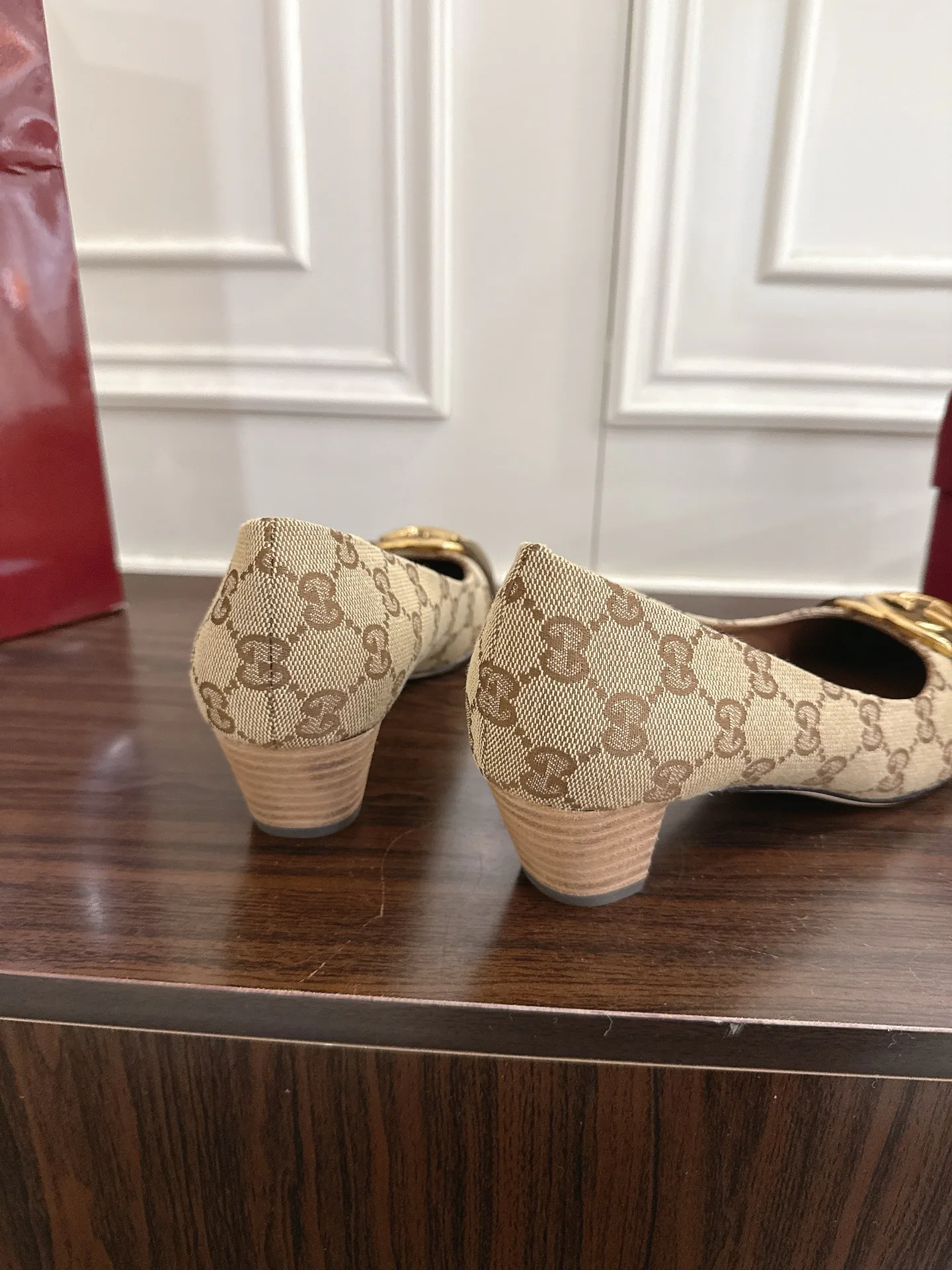 Туфли Женские Gucci 18135625