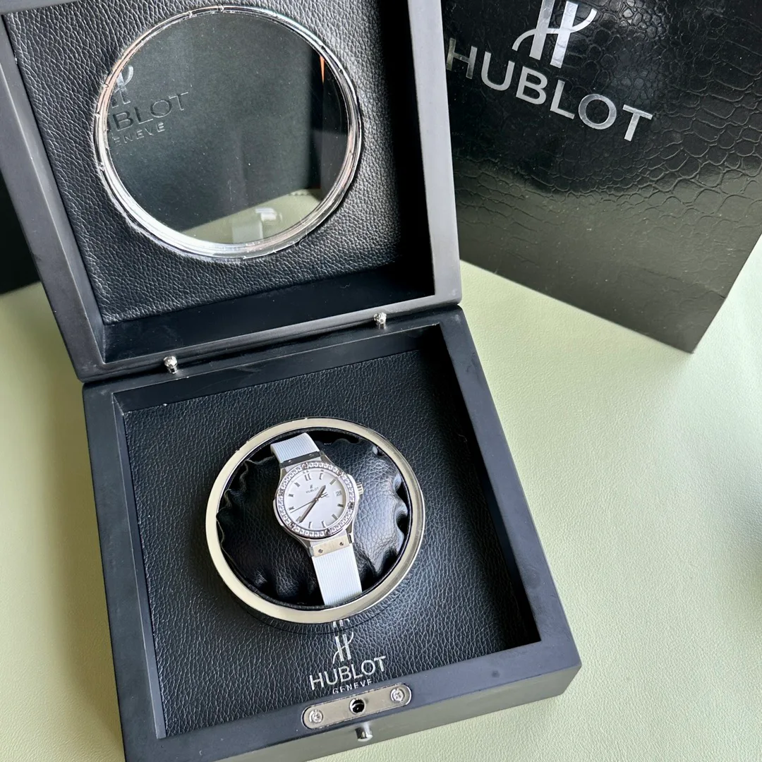 Часы Женские Hublot 17629713
