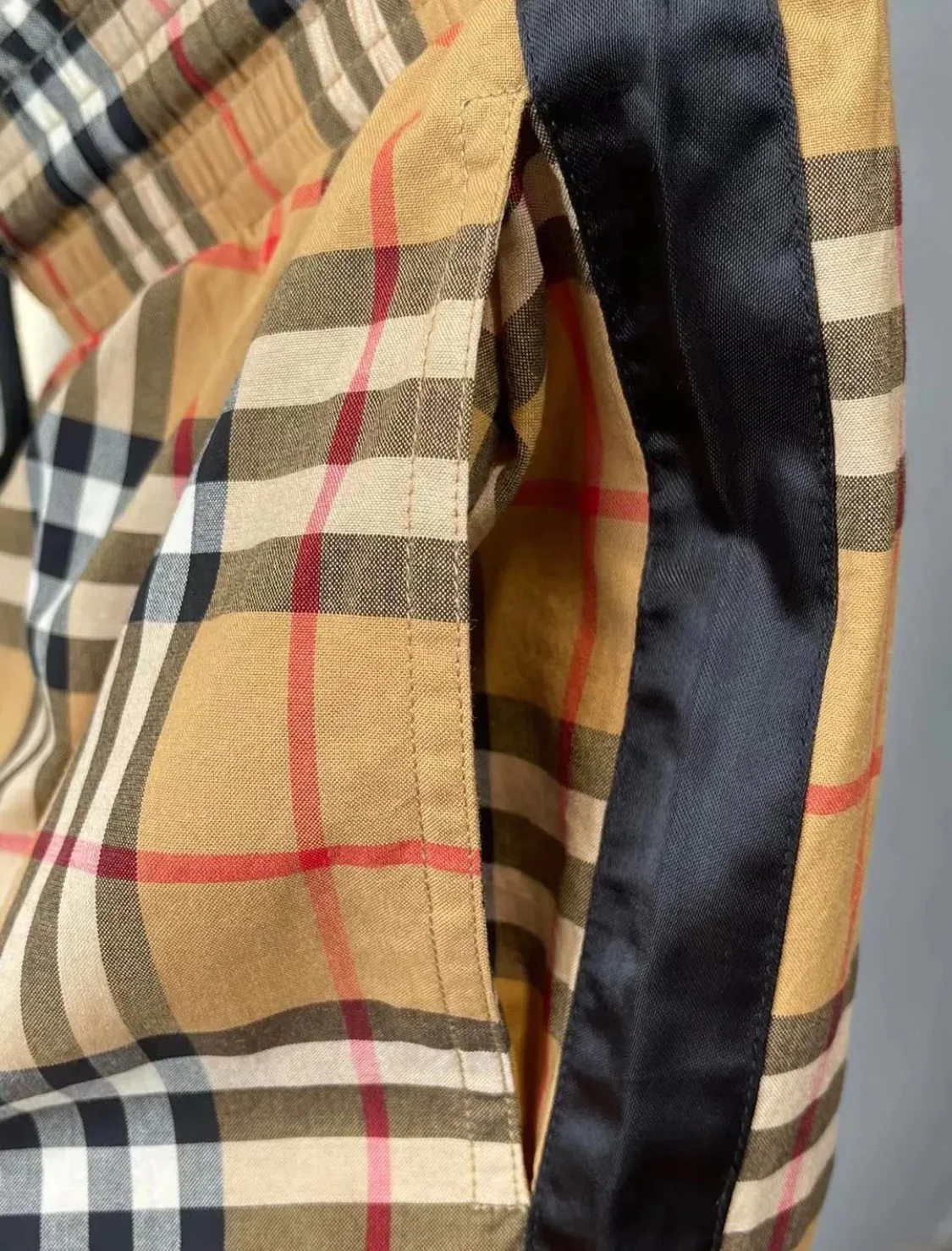 Брюки Женские Burberry 11358101