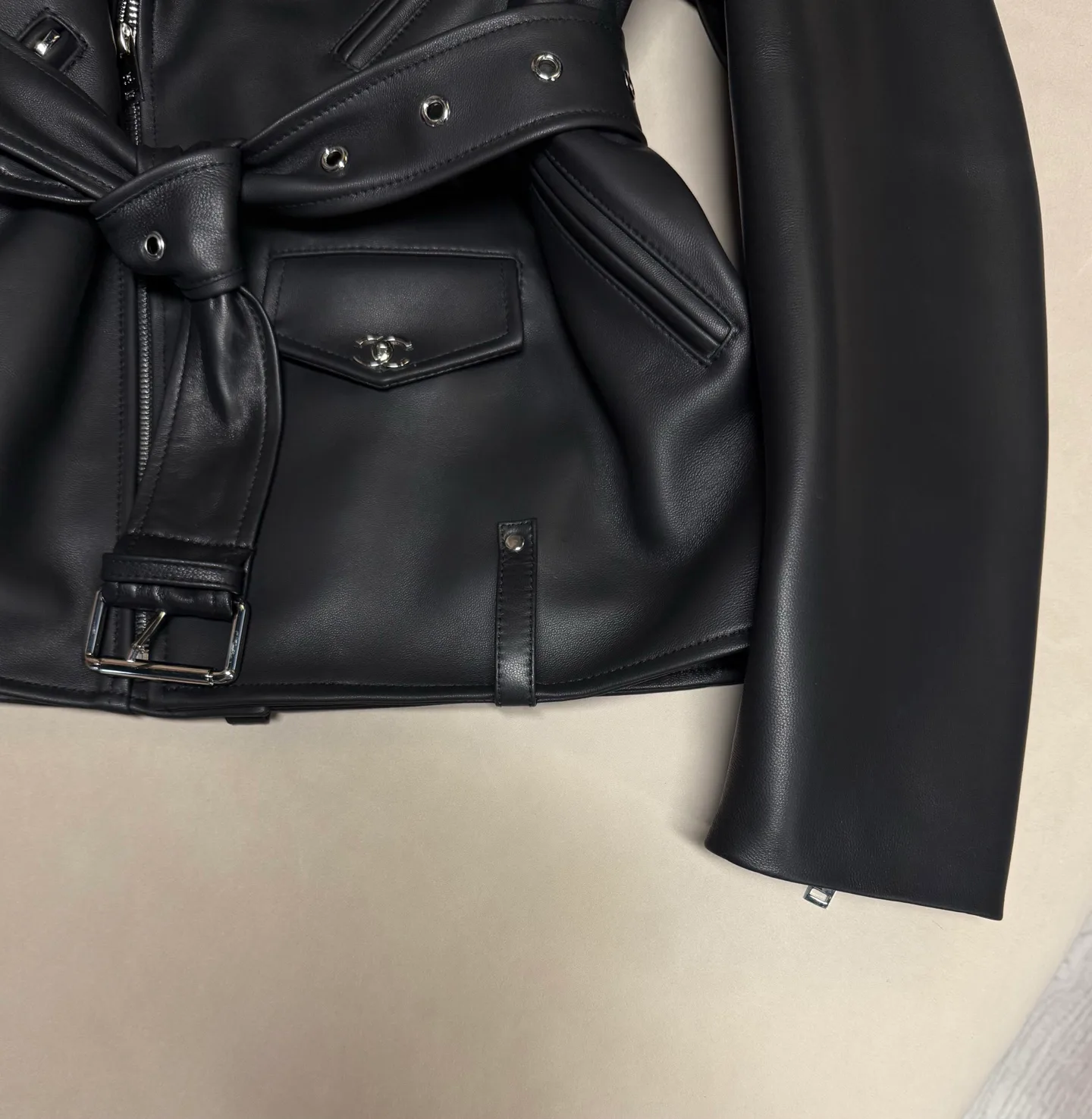 Кожаные Куртки И Дублёнки Женские Chanel 18358903