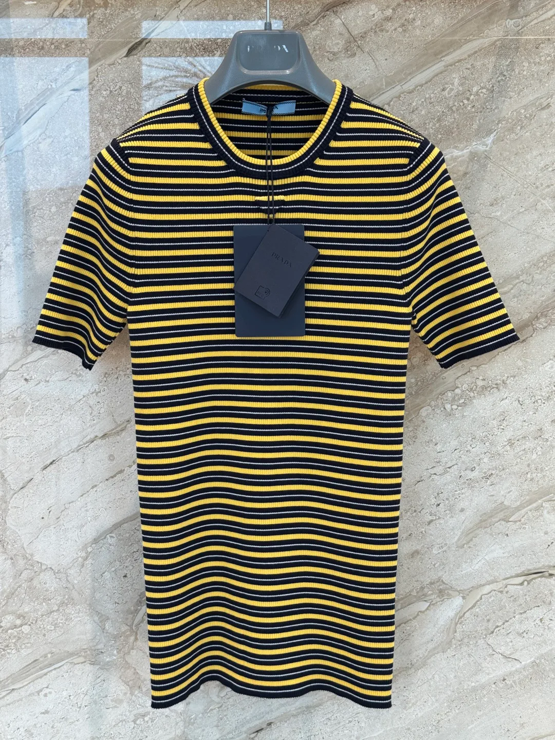 Футболки Женские Prada 12769317
