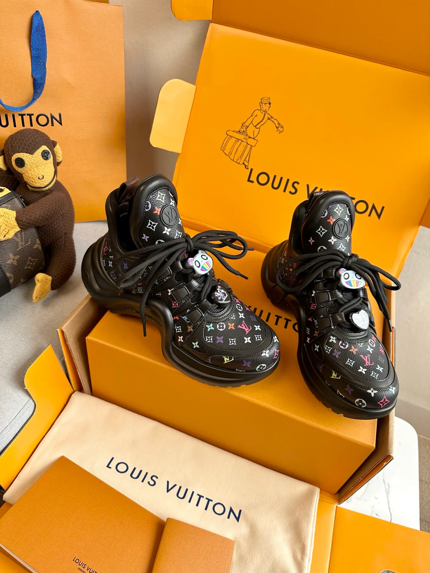 Кроссовки Женские Louis Vuitton 23229