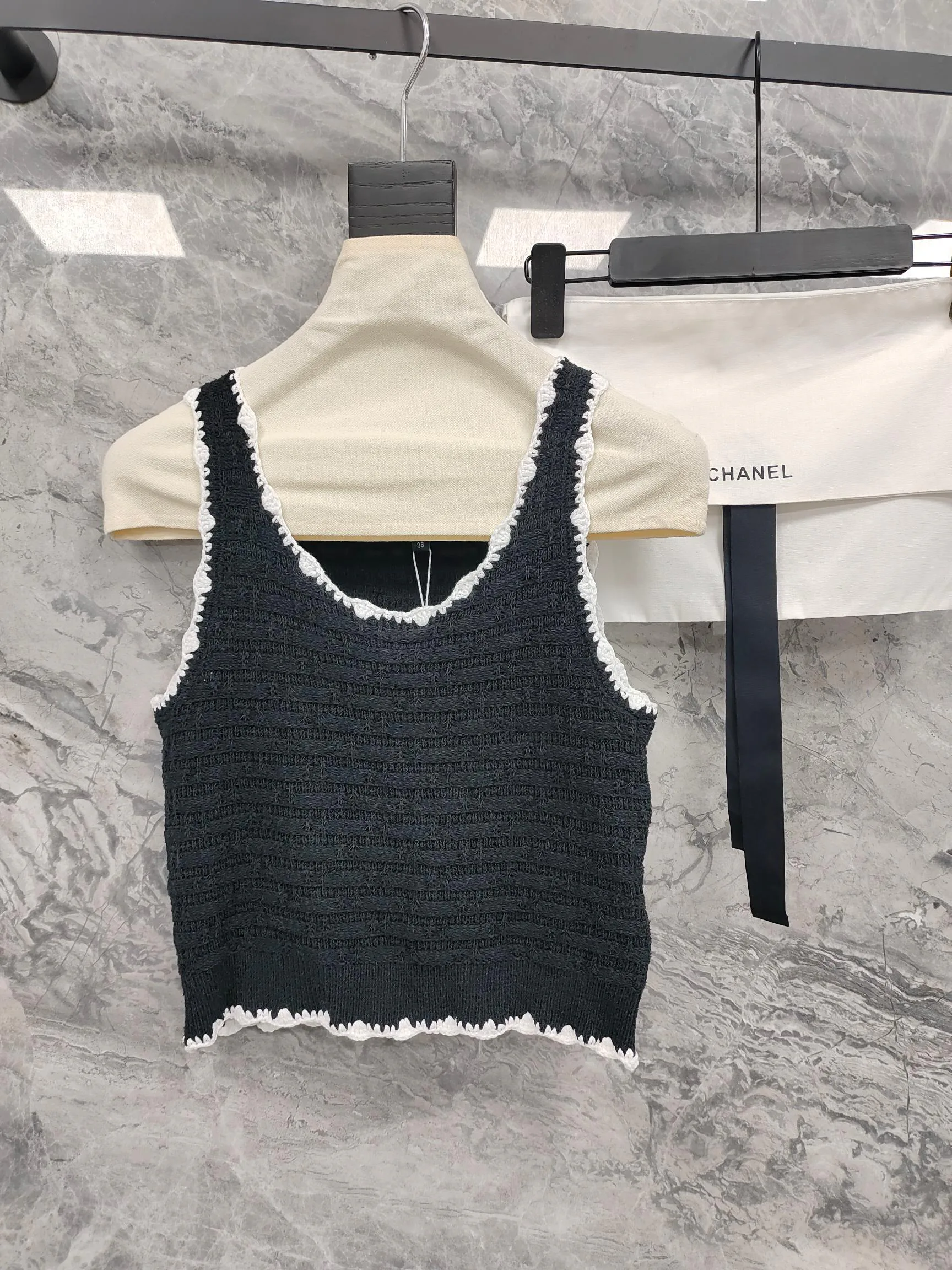 Жилеты Женские Chanel 10035989