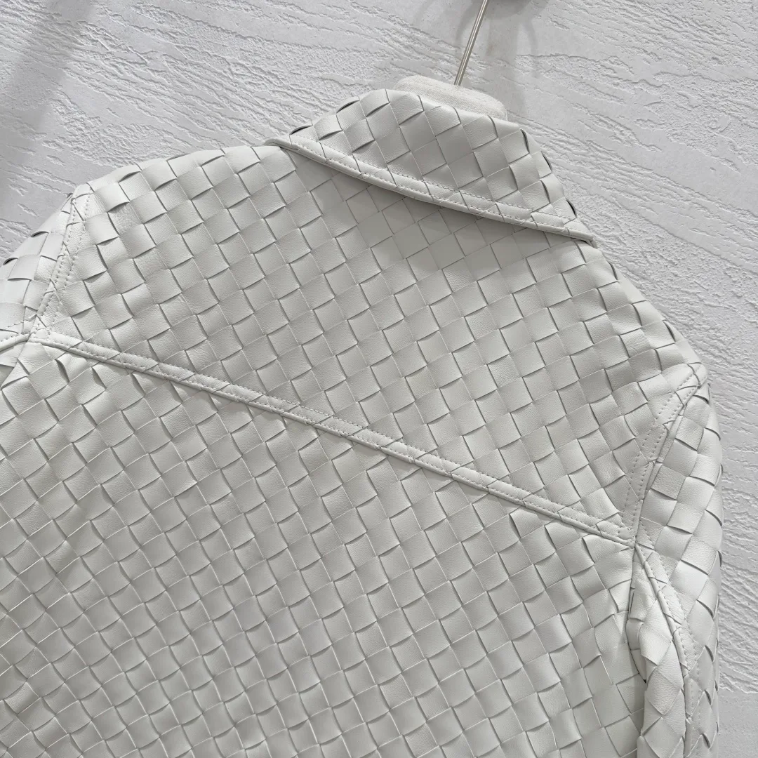 Кожаные Куртки И Дублёнки Женские Bottega Veneta 11232087