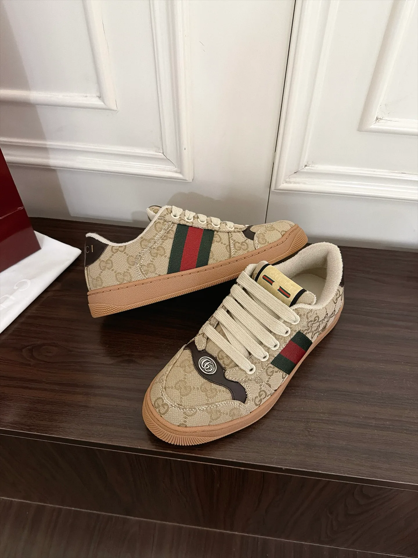 Кроссовки Женские Gucci 18889294