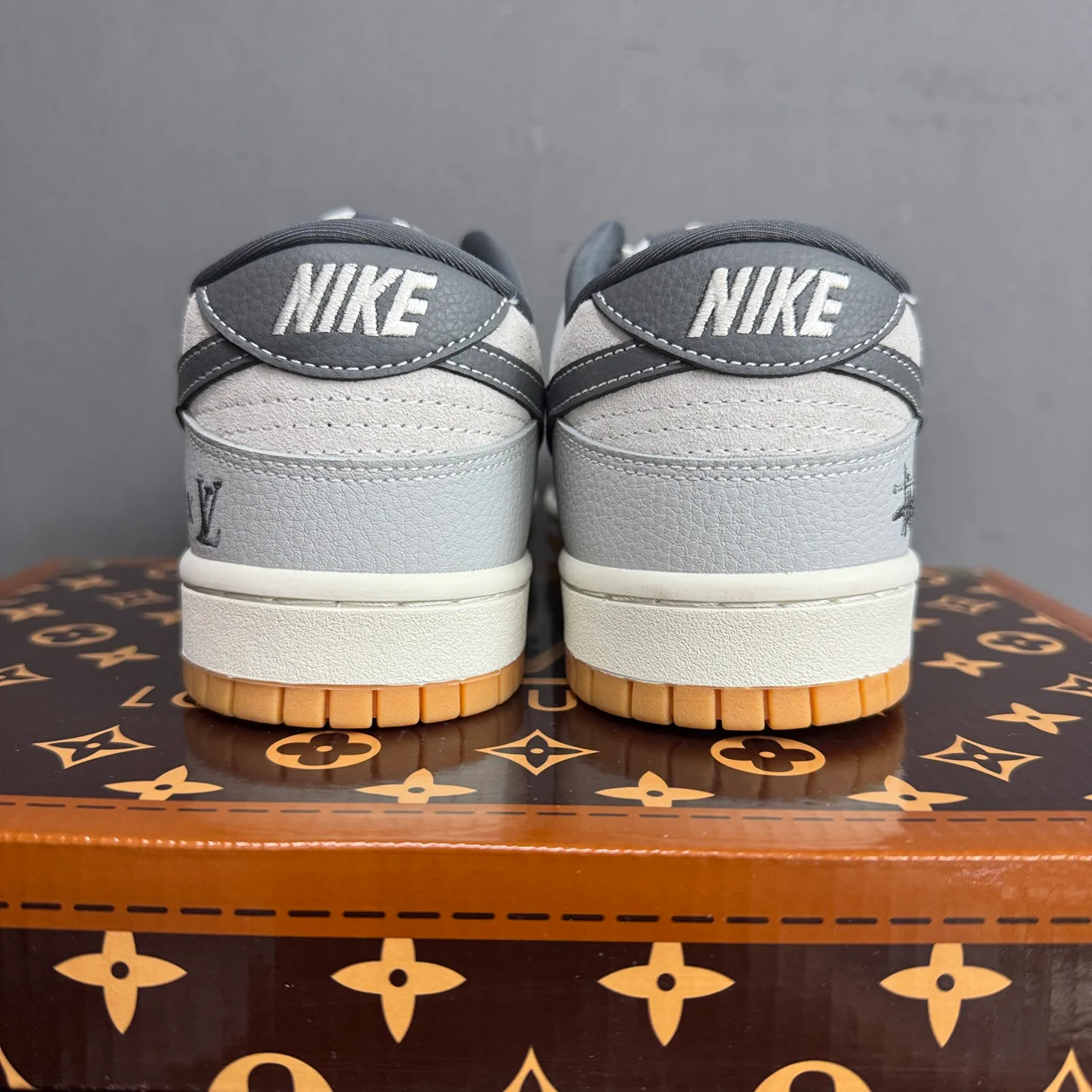 Кроссовки Женские Nike 374047