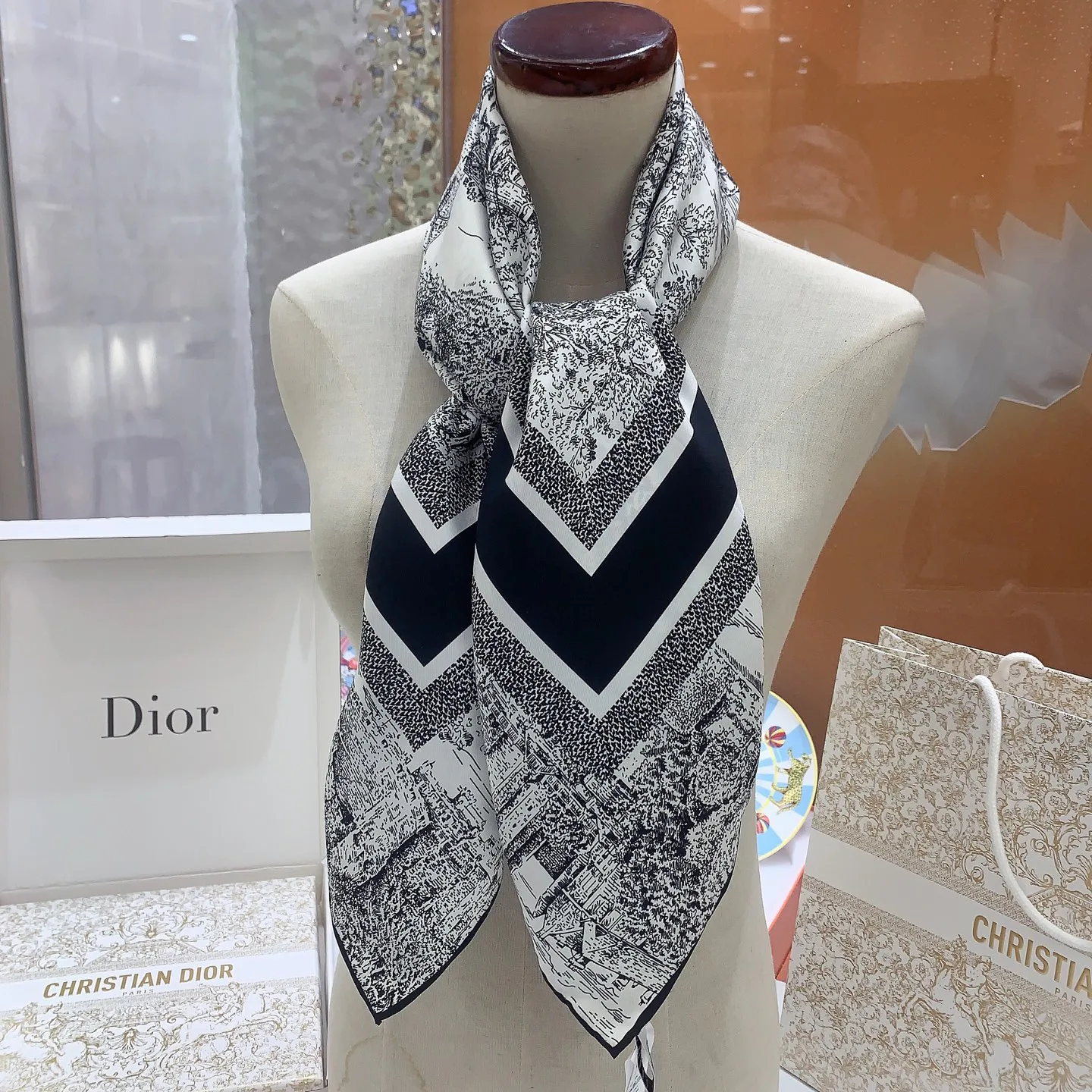 Платки Christian Dior 11262673
