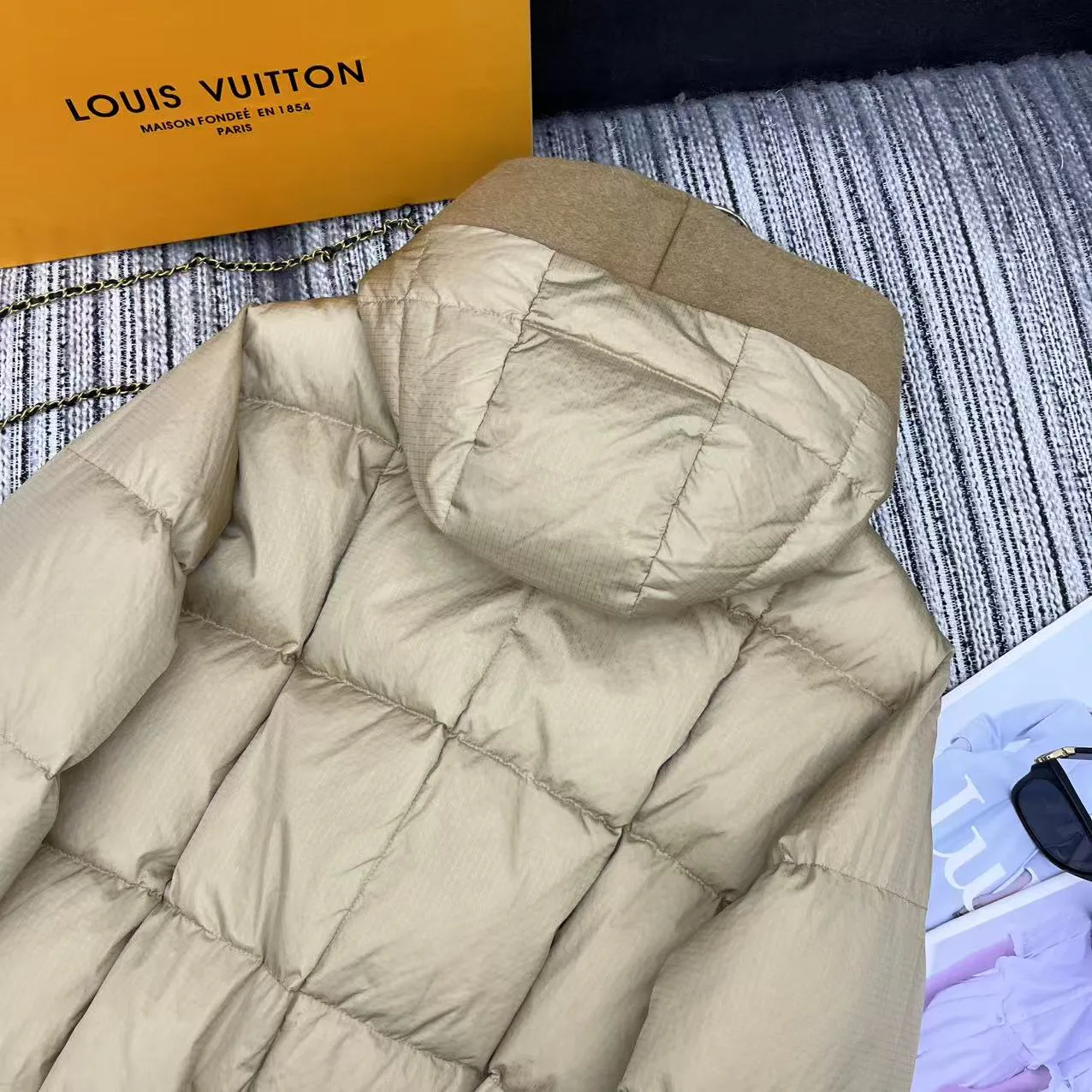 Куртки И Пуховики Женские Louis Vuitton 818972
