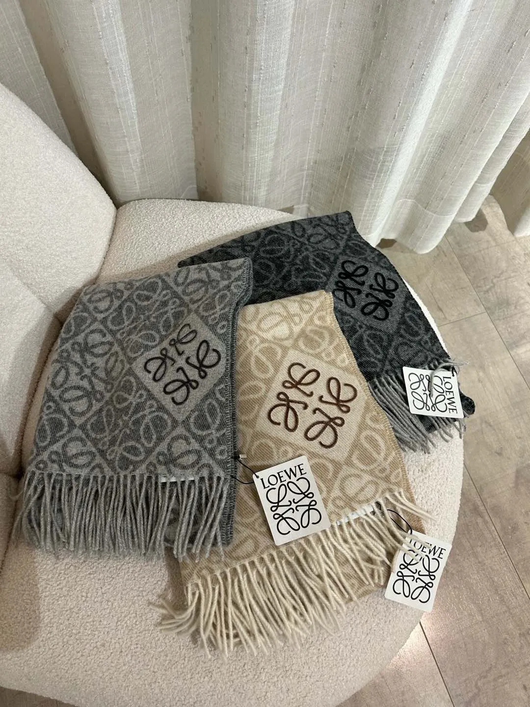 Шарфы Loewe 18141128