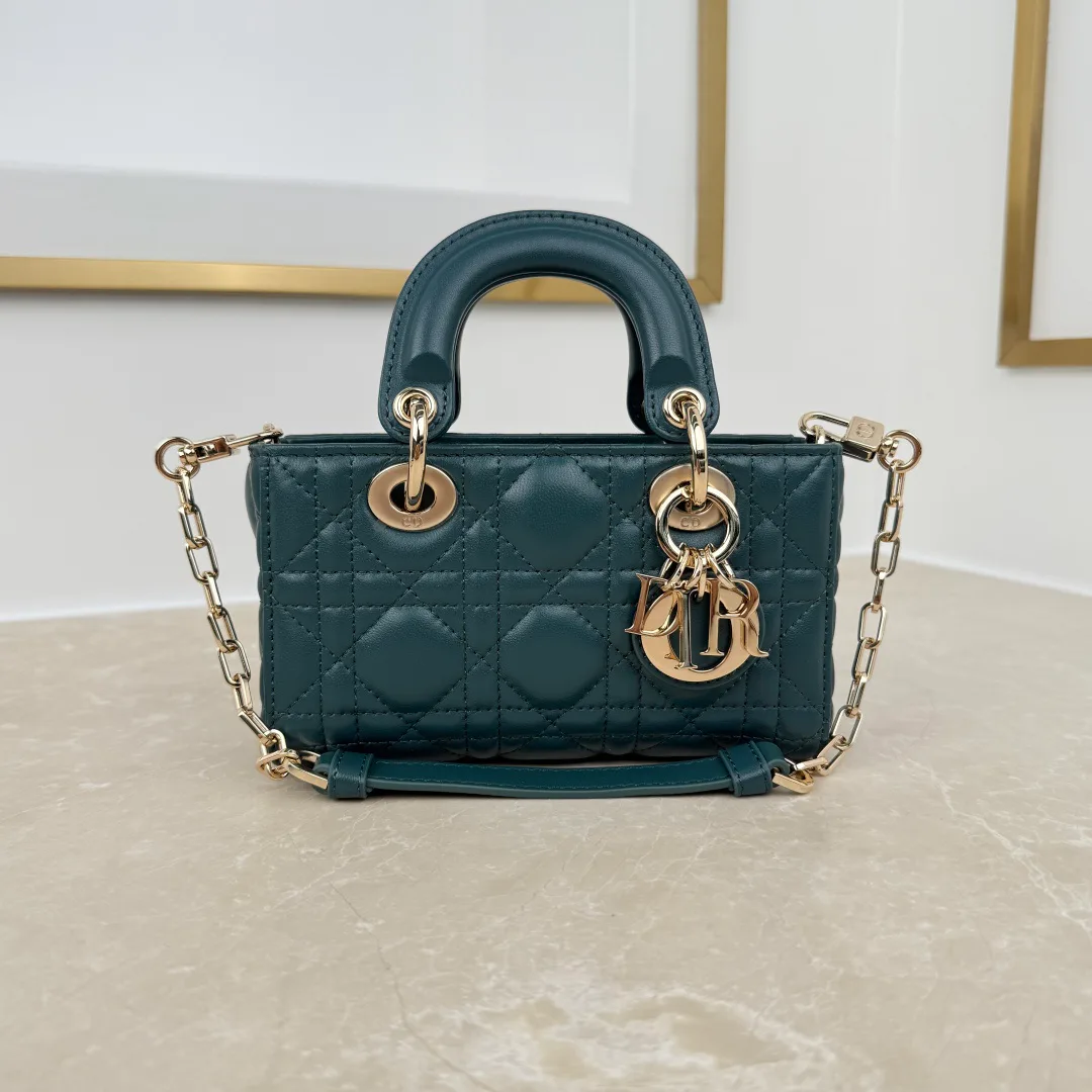 Классические Сумки Женские Christian Dior 18242052