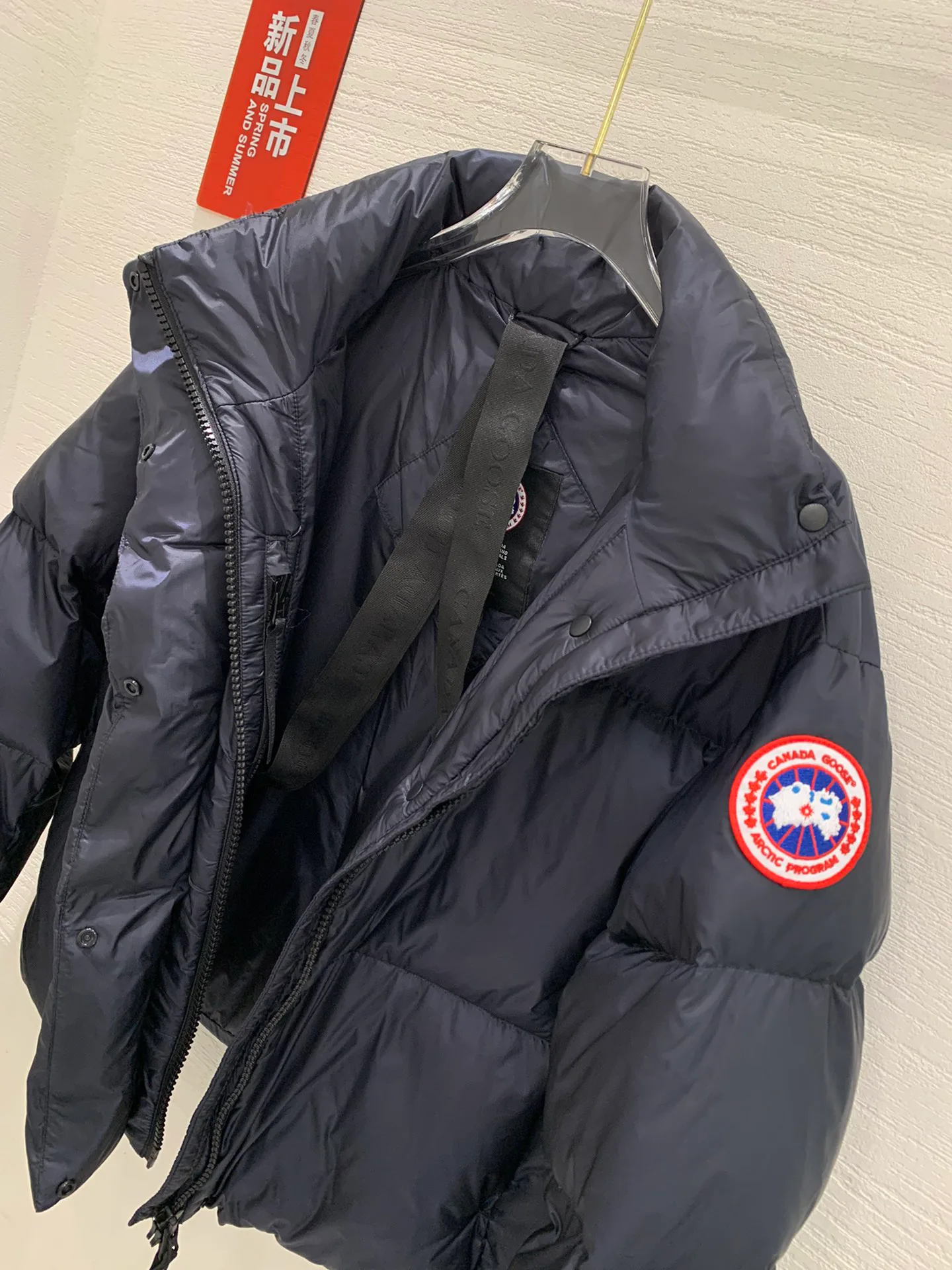 Куртки И Пуховики Женские Canada Goose 6151